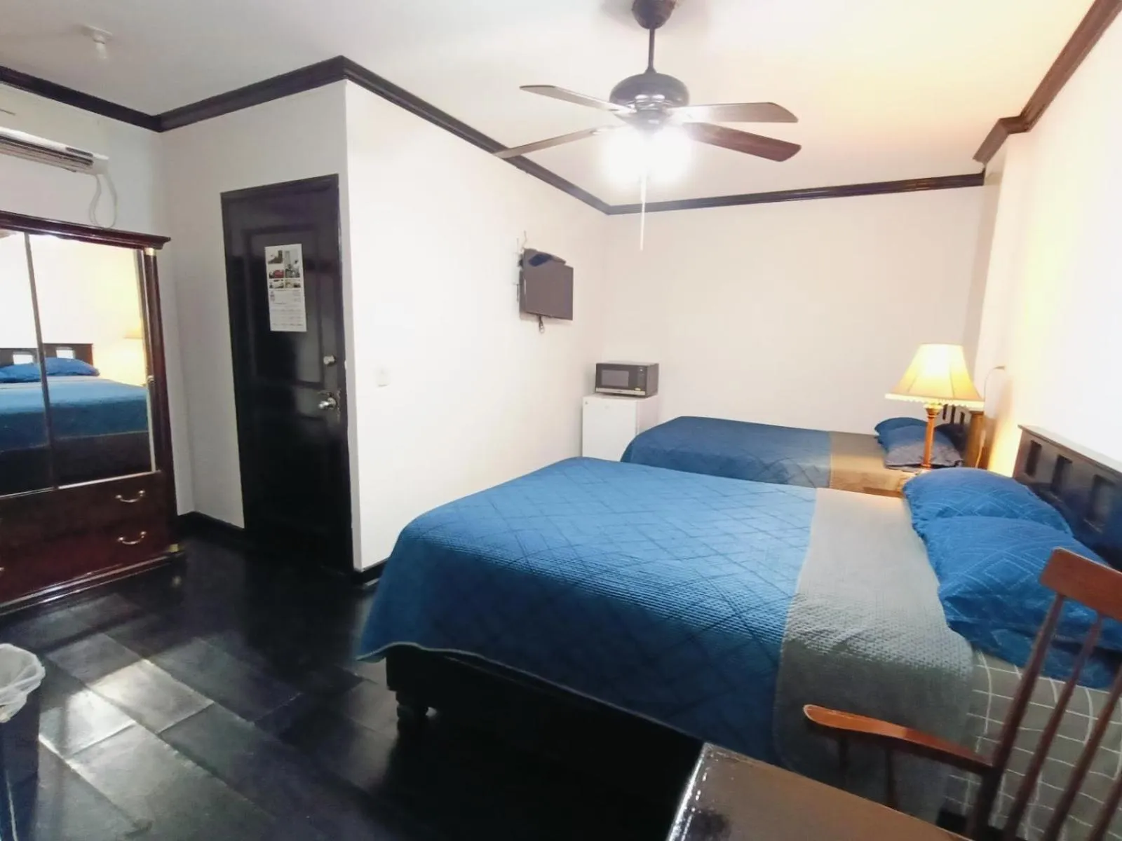 Photo of the whole room, Bed in Hotel Garcias Suites, Linares