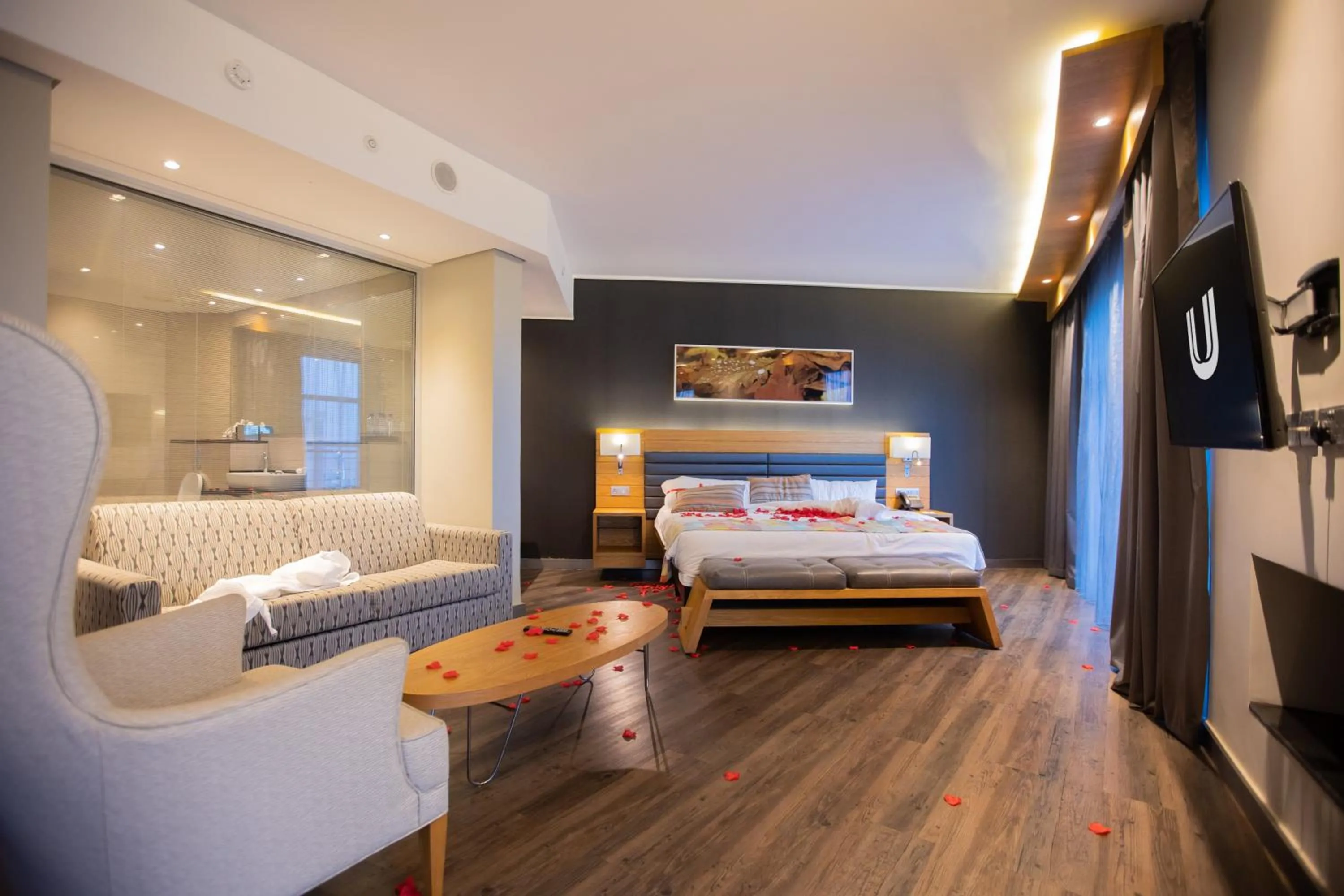 Bedroom, Bed in Ubumwe Grande Hotel