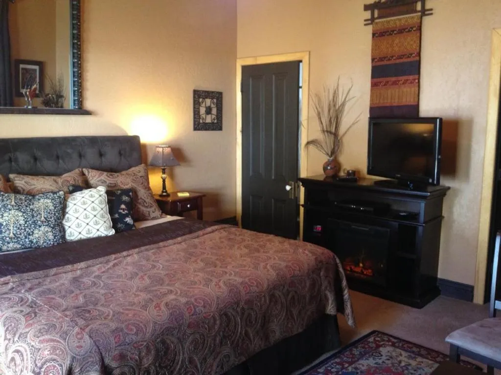 Bed in The Whitmore Inn