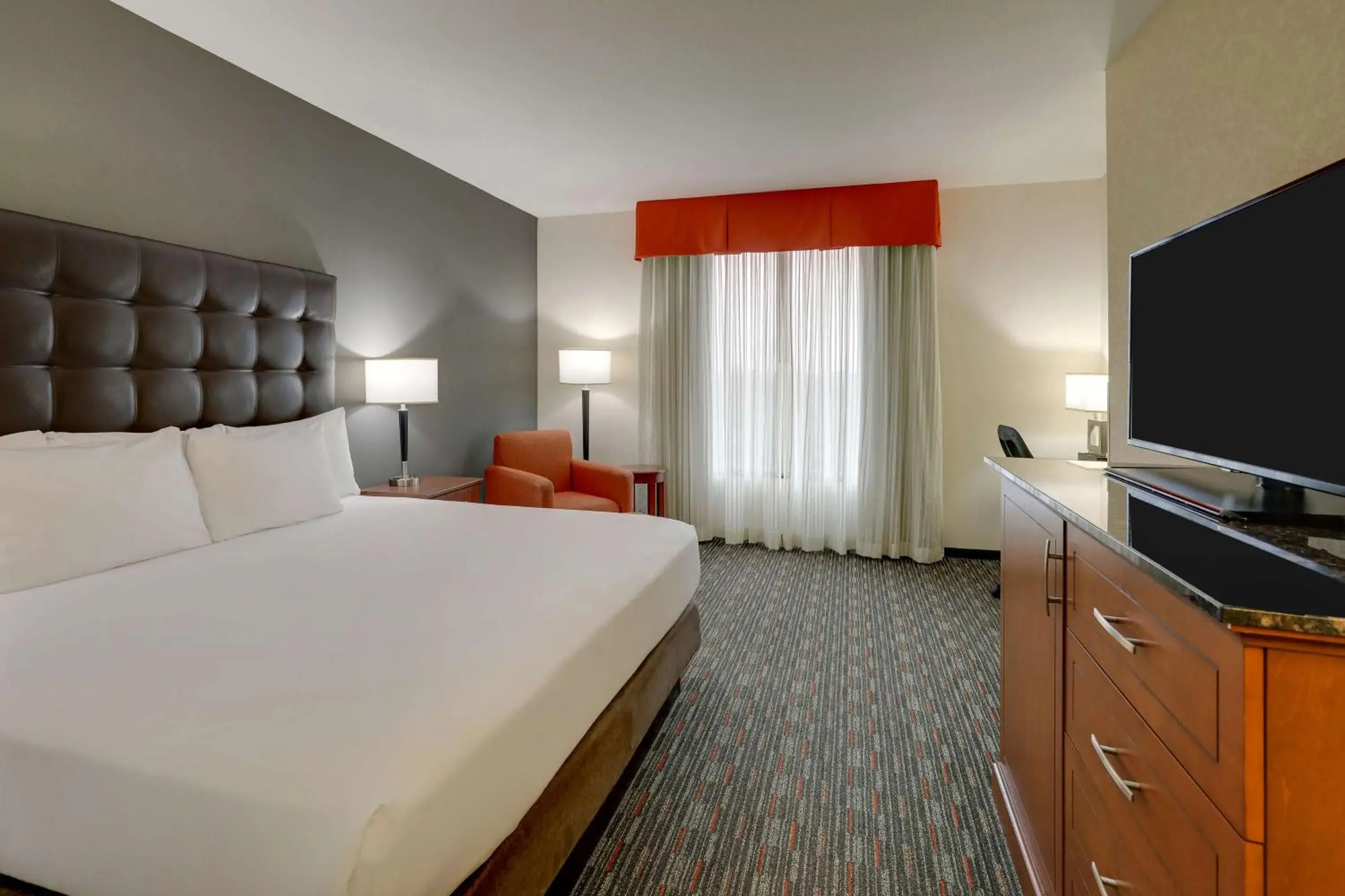 Deluxe King Room - Hearing Accessible, Shower in Drury Inn & Suites Charlotte Arrowood Deluxe King Room - Hearing Accessible, Shower in Drury Inn & Suites Charlotte Arrowood