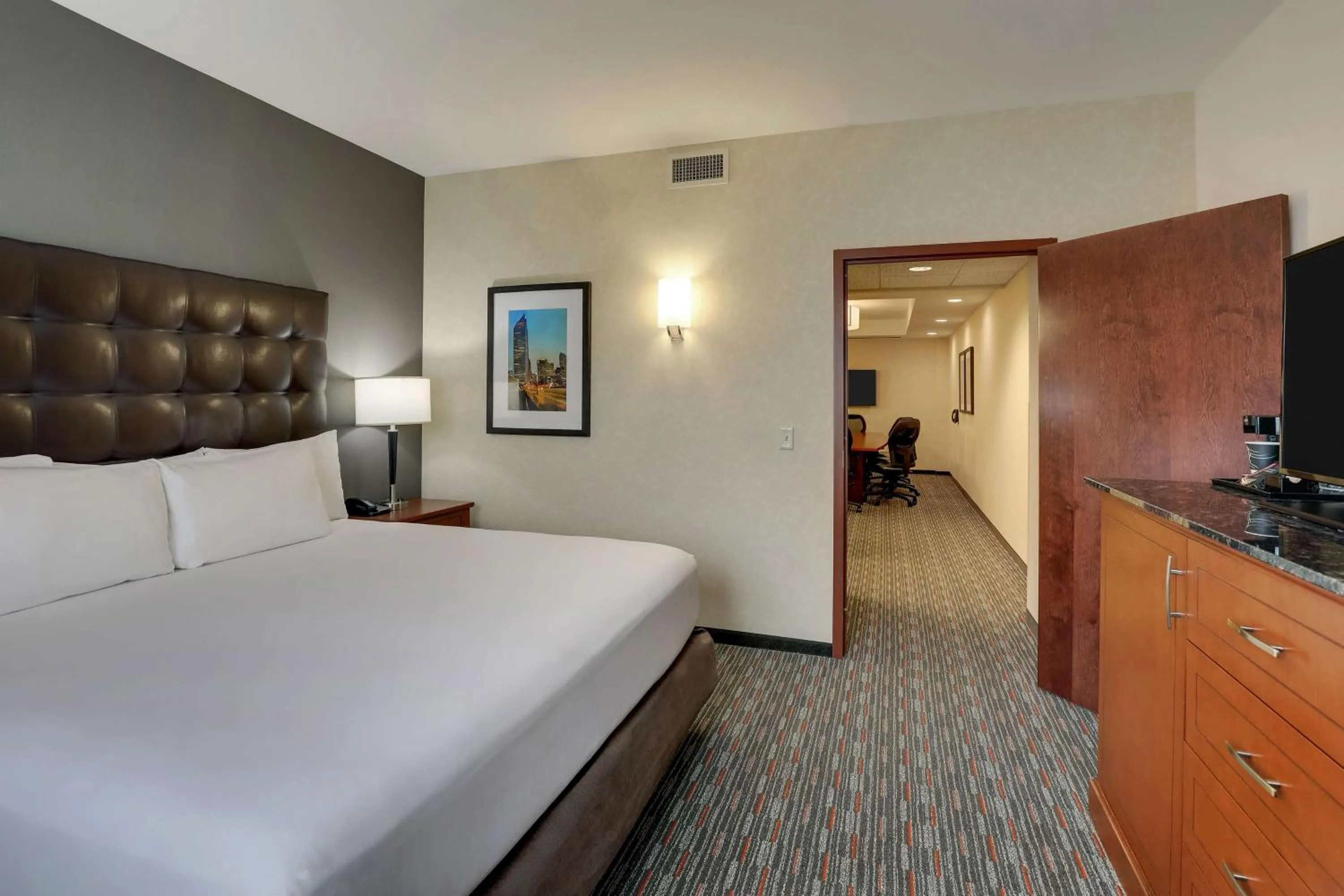 Bedroom, Bed in Drury Inn & Suites Charlotte Arrowood