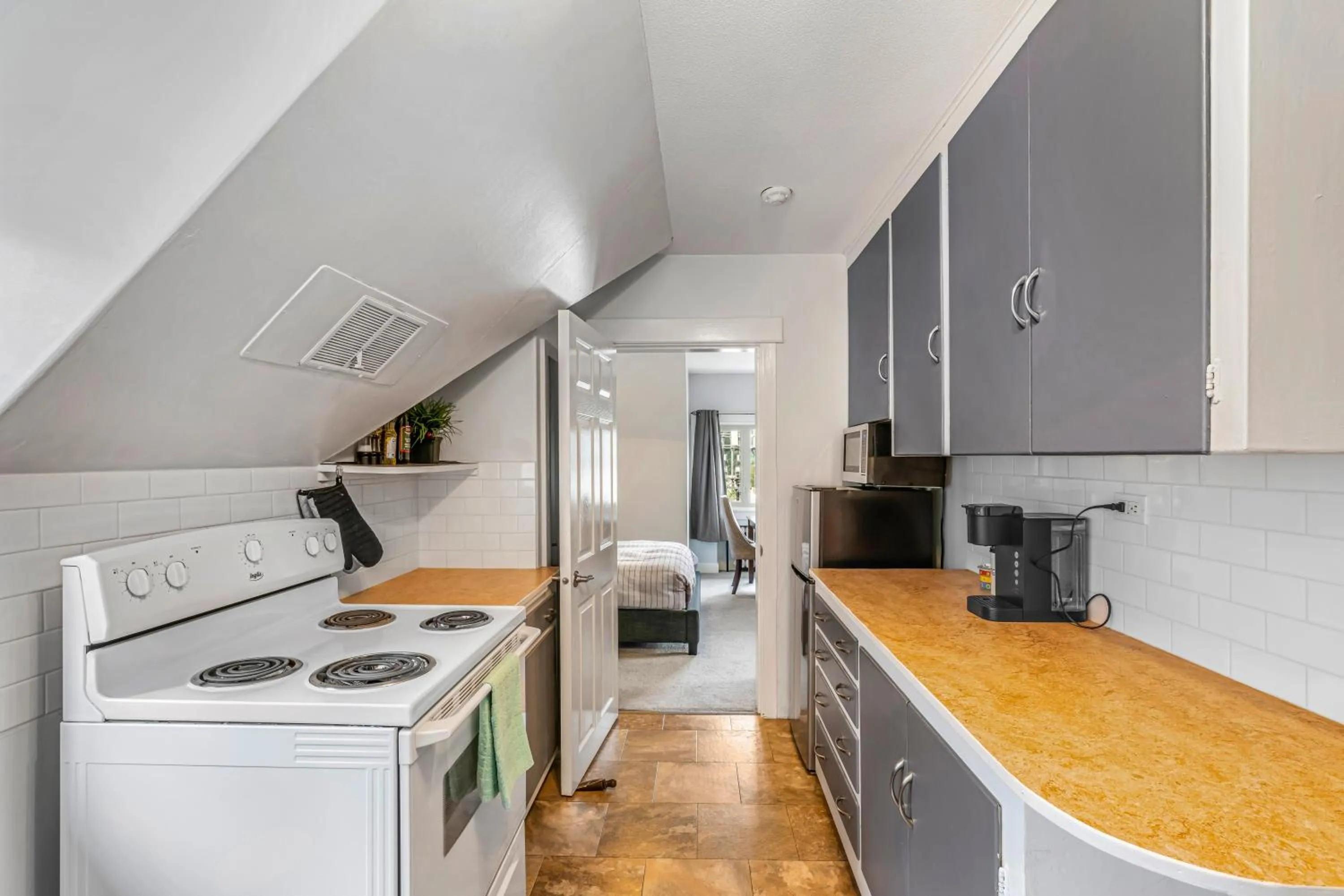 Kitchen or kitchenette in Cloudside Hotel