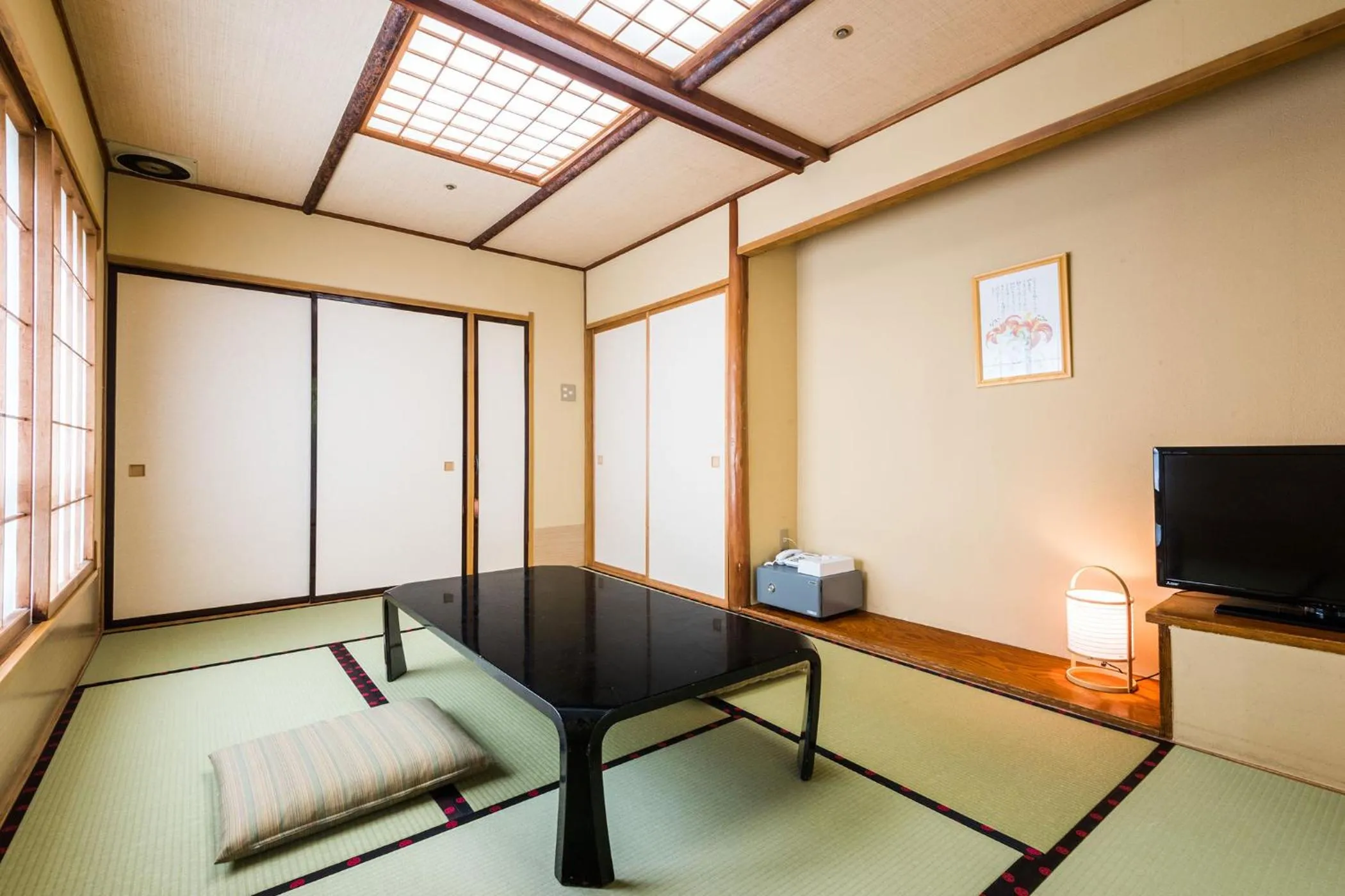 Photo of the whole room in Ooedo Onsen Monogatari Masuya