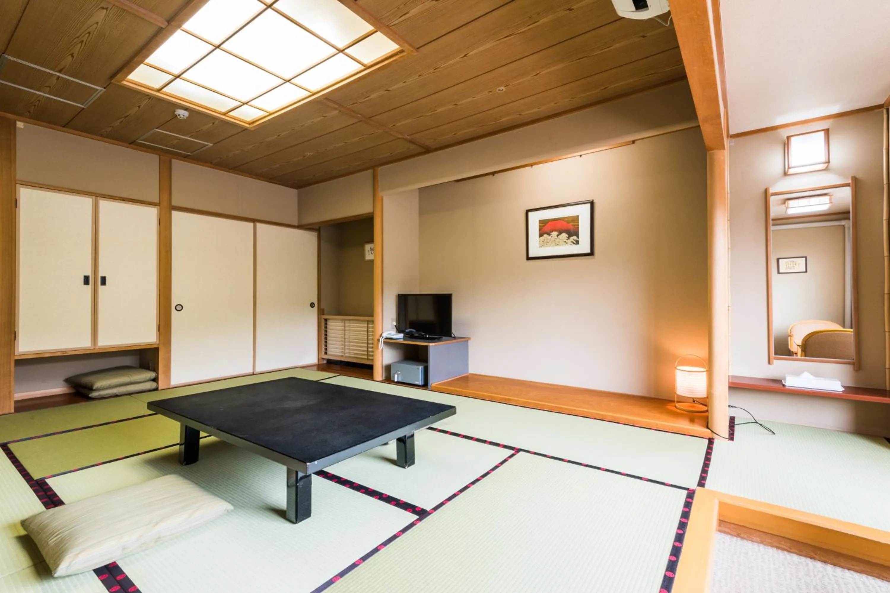 Photo of the whole room in Ooedo Onsen Monogatari Masuya