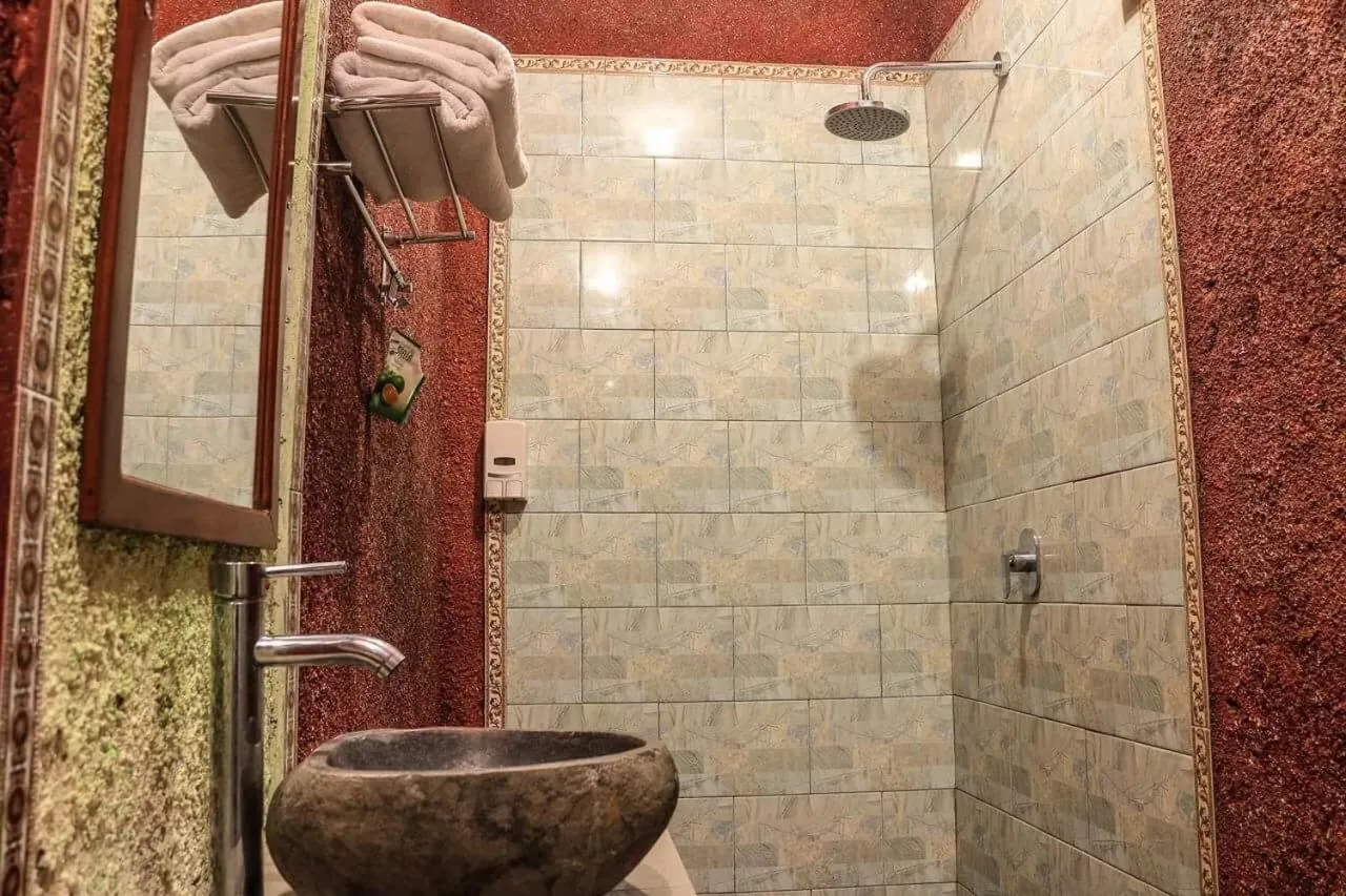 Reynold Artha Guest House