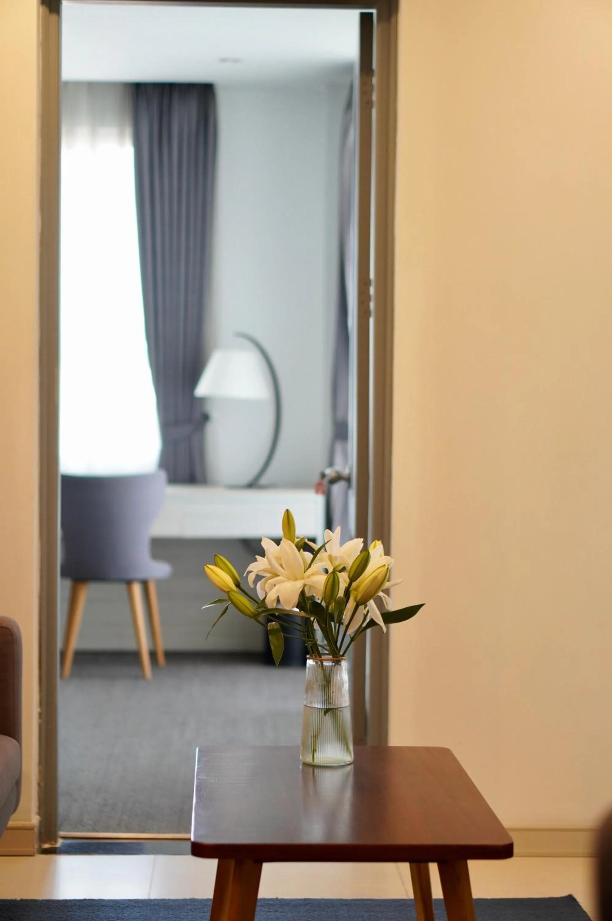 Living room in Đô Thành Residence by DDH