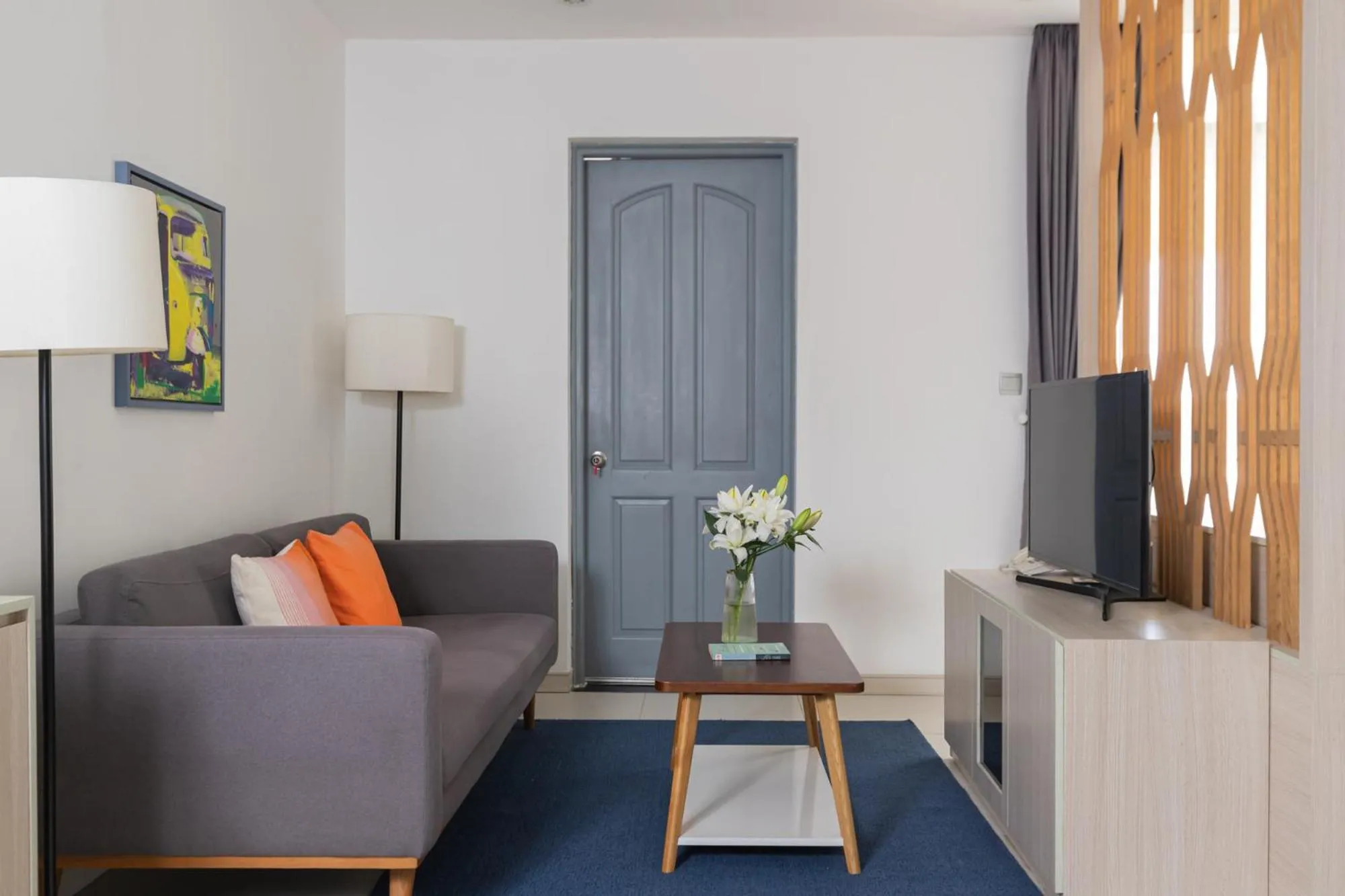 Seating area in Đô Thành Residence by DDH