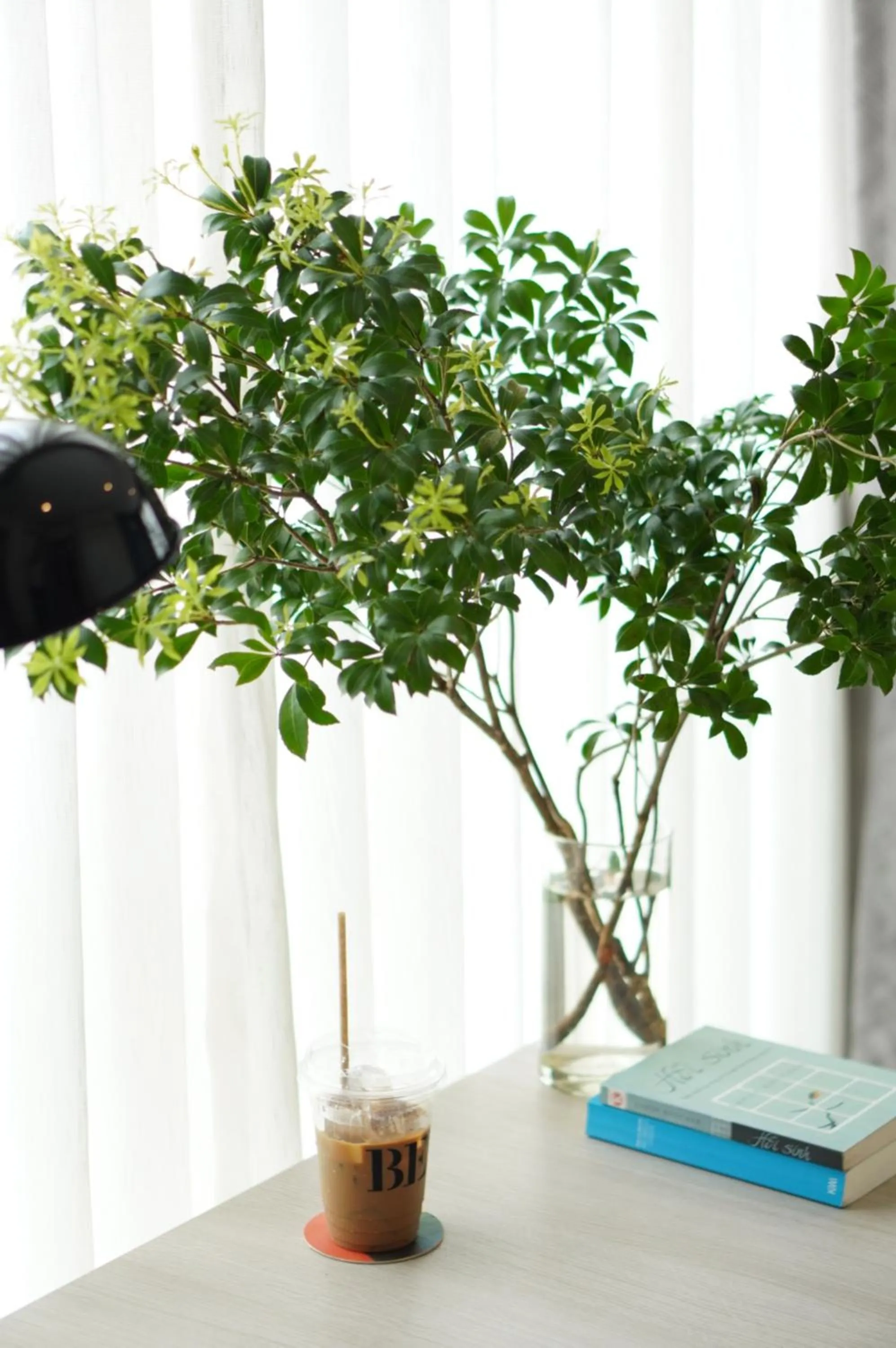 Seating area in Đô Thành Residence by DDH