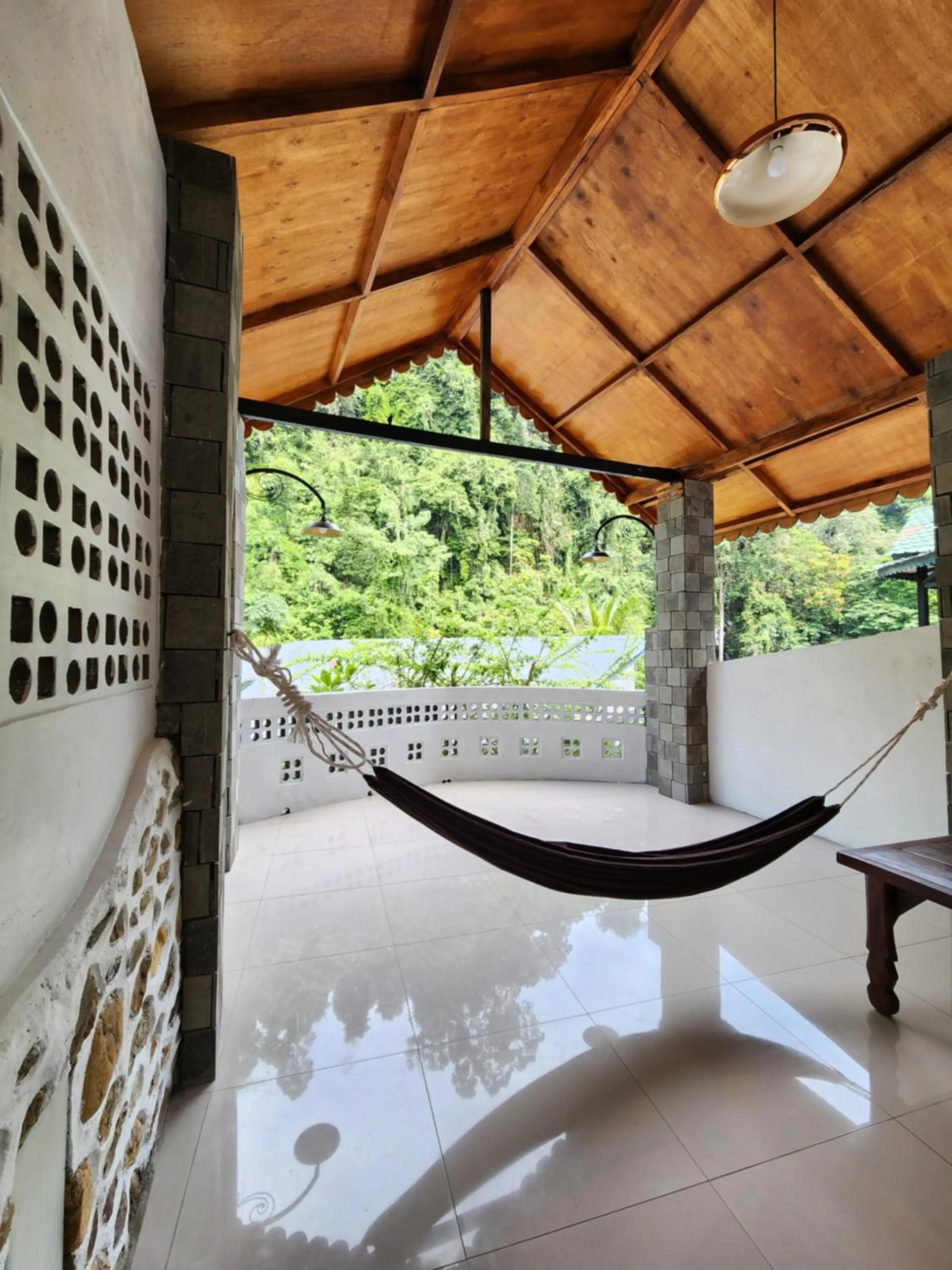 Jungle Inn Bukit lawang