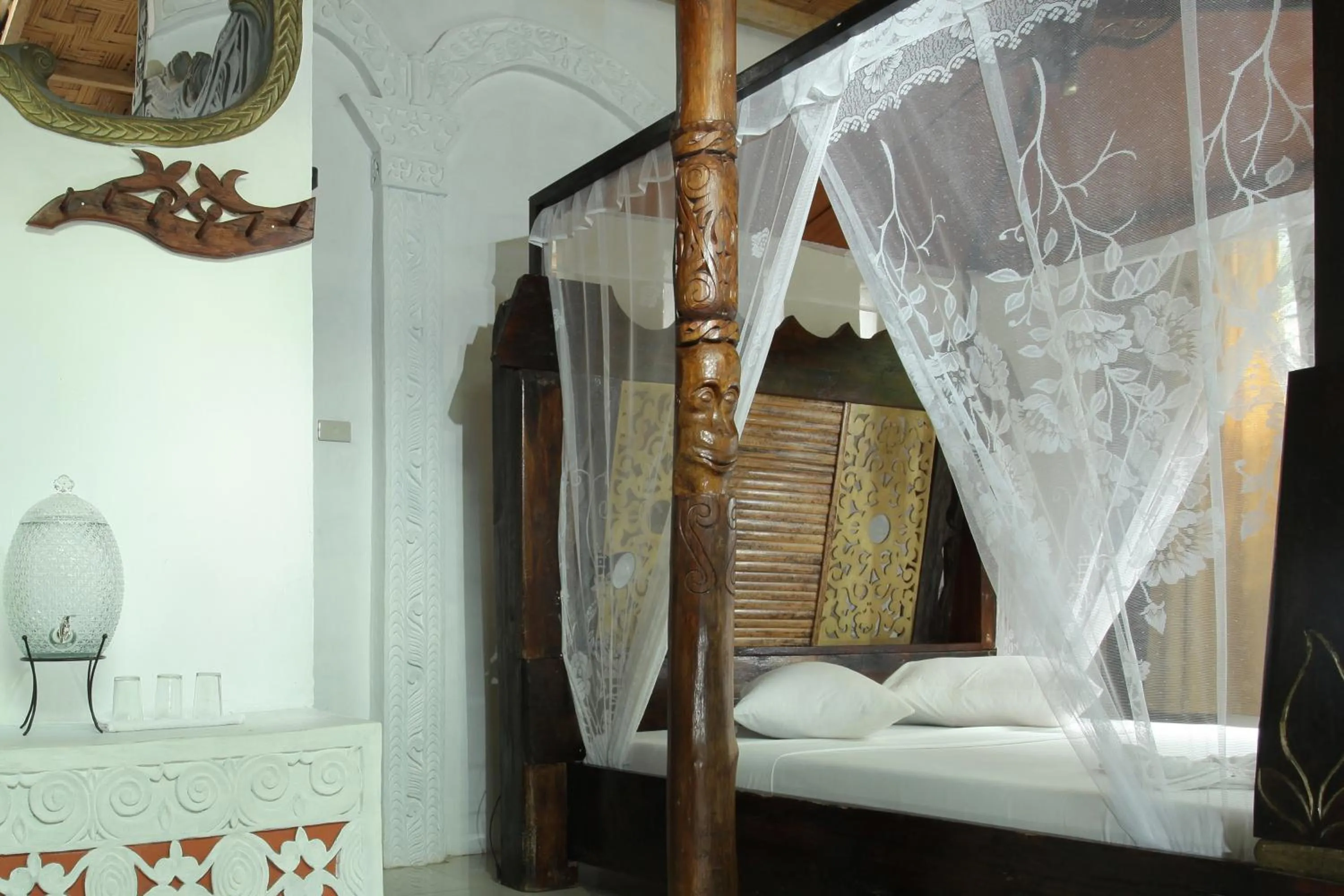 Bed in Jungle Inn Bukit lawang