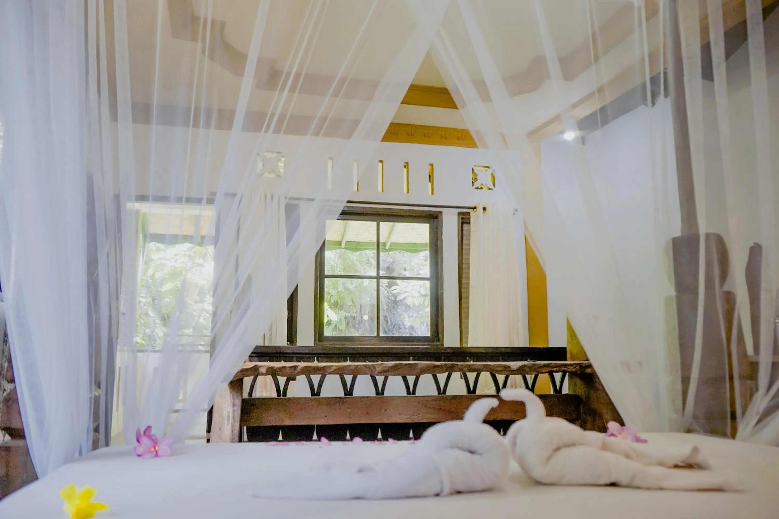 Bed in Jungle Inn Bukit lawang