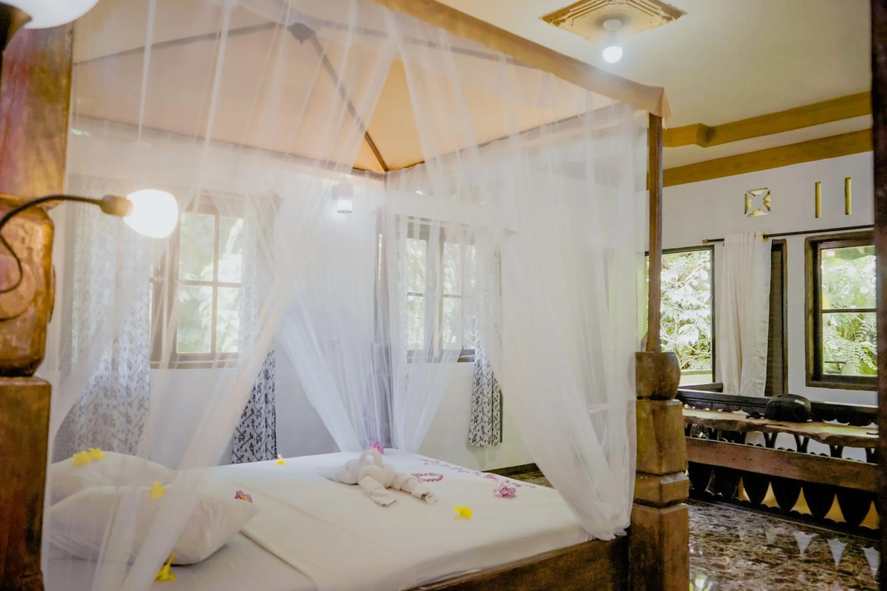 Bed in Jungle Inn Bukit lawang