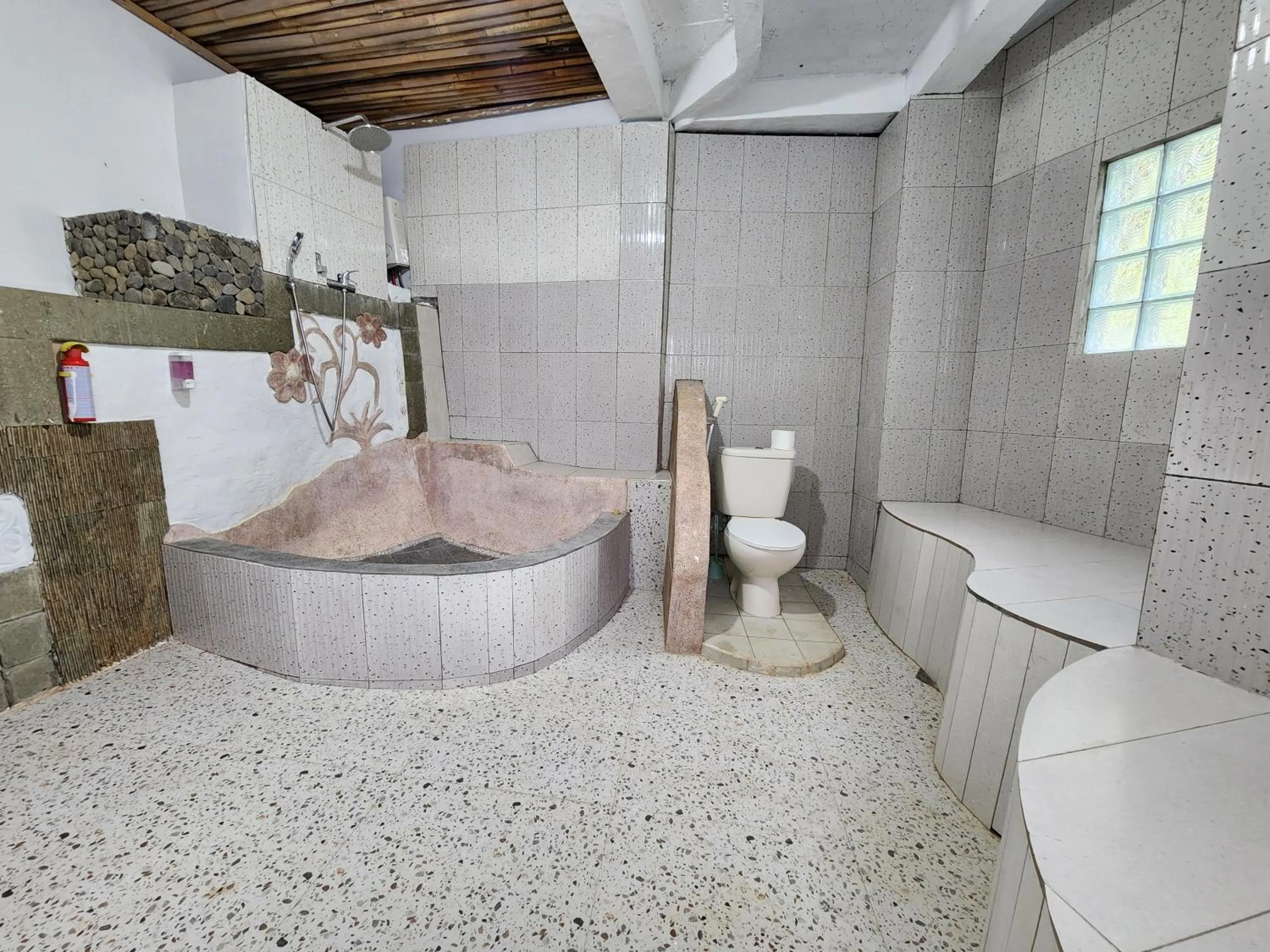 Jungle Inn Bukit lawang