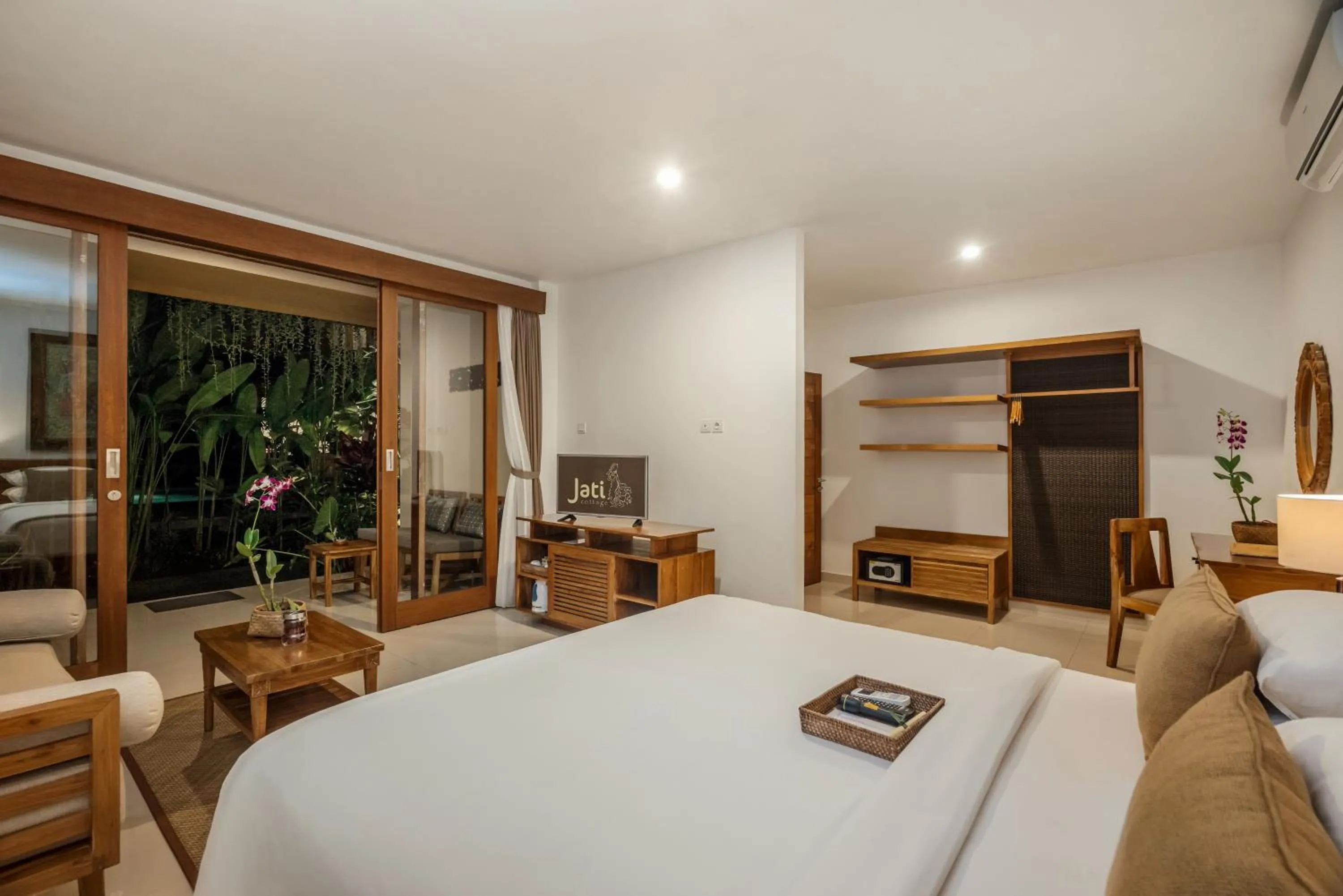 Bedroom, Bed in Jati Cottage