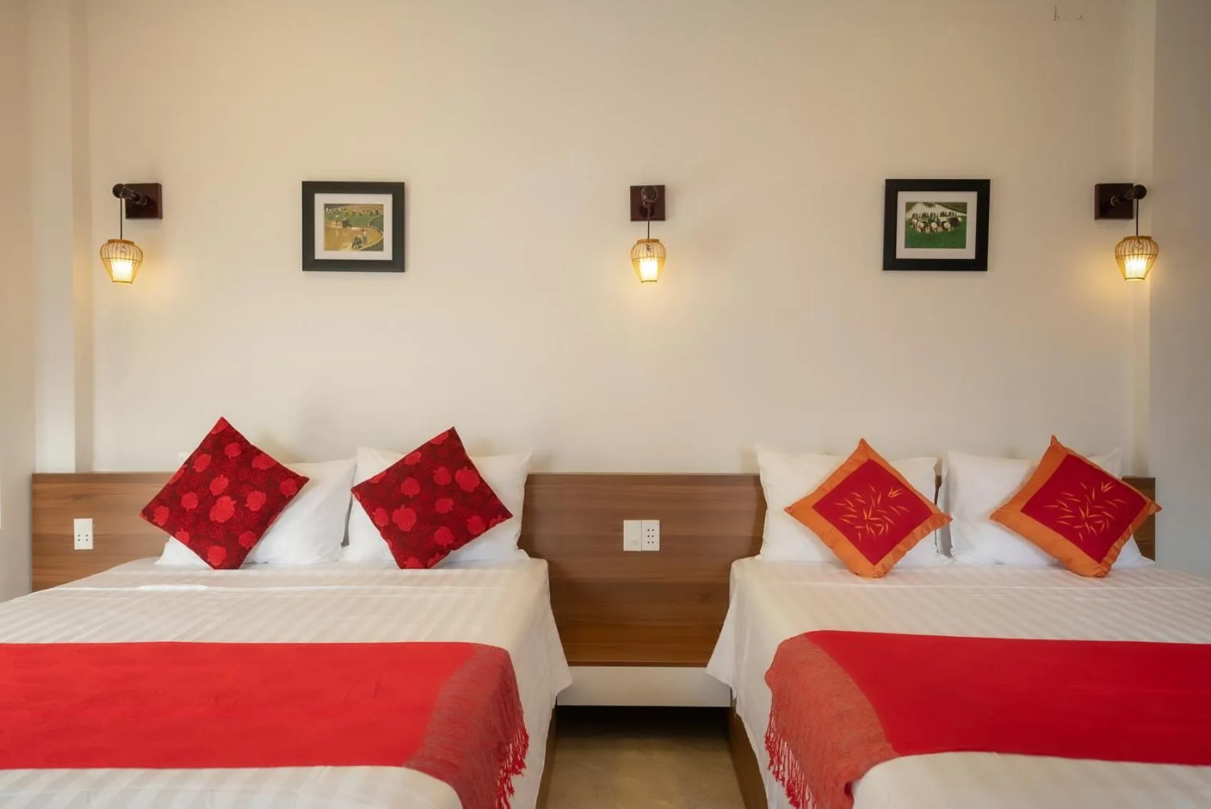 Photo of the whole room, Bed in Hung Do Beach Homestay