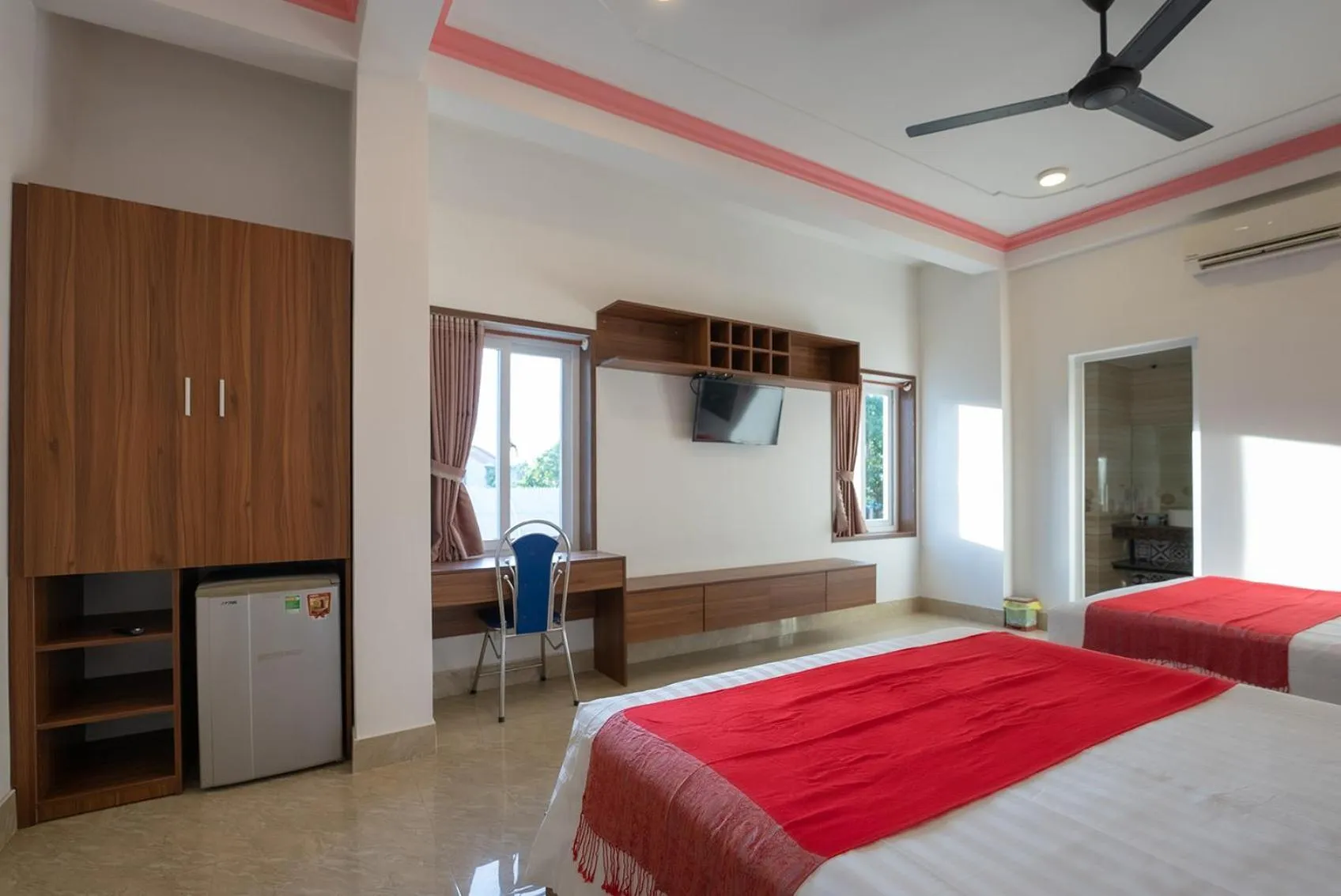 TV and multimedia, Bed in Hung Do Beach Homestay