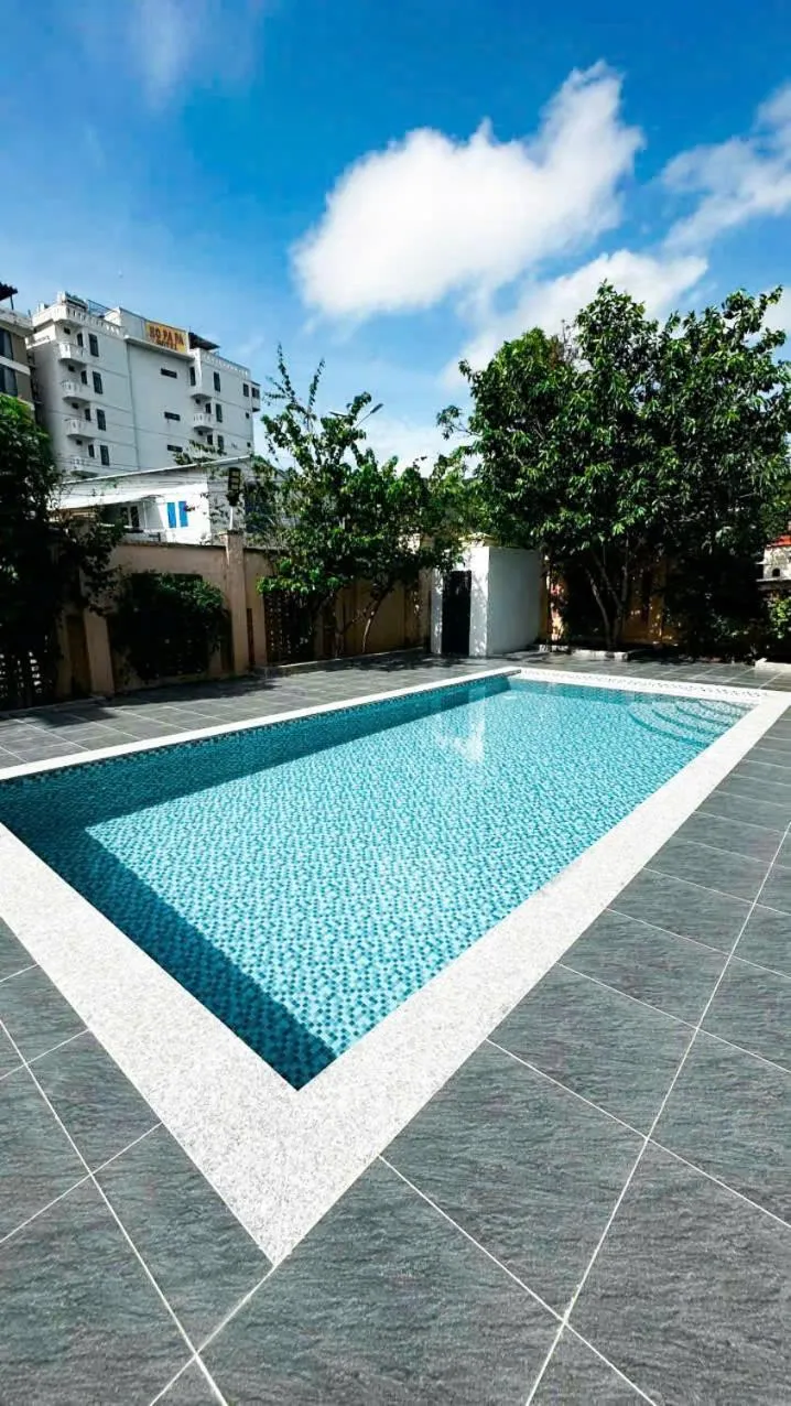 Swimming pool in Lucky Phu Quoc Hotel