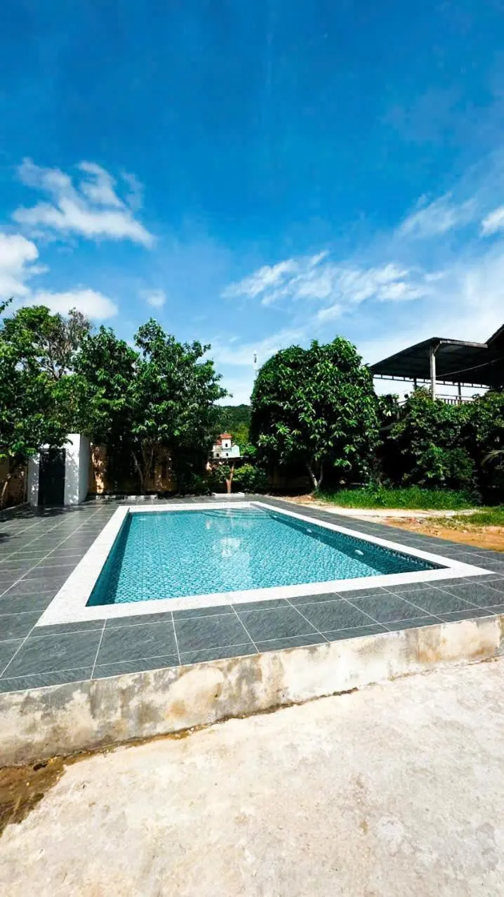 Swimming pool in Lucky Phu Quoc Hotel