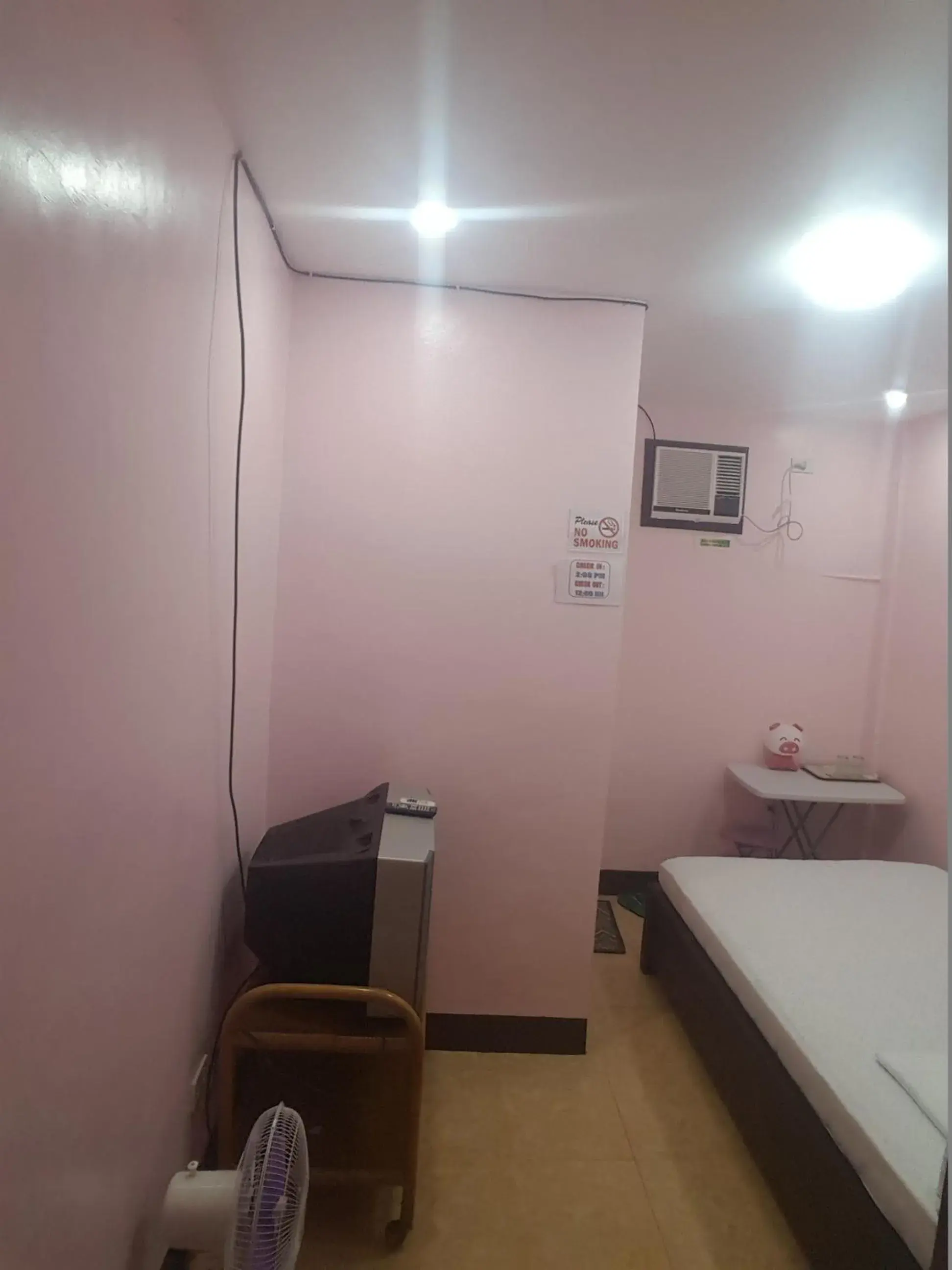 Economy Double Room in Pedz Cing Mango Lodge Economy Double Room in Pedz Cing Mango Lodge