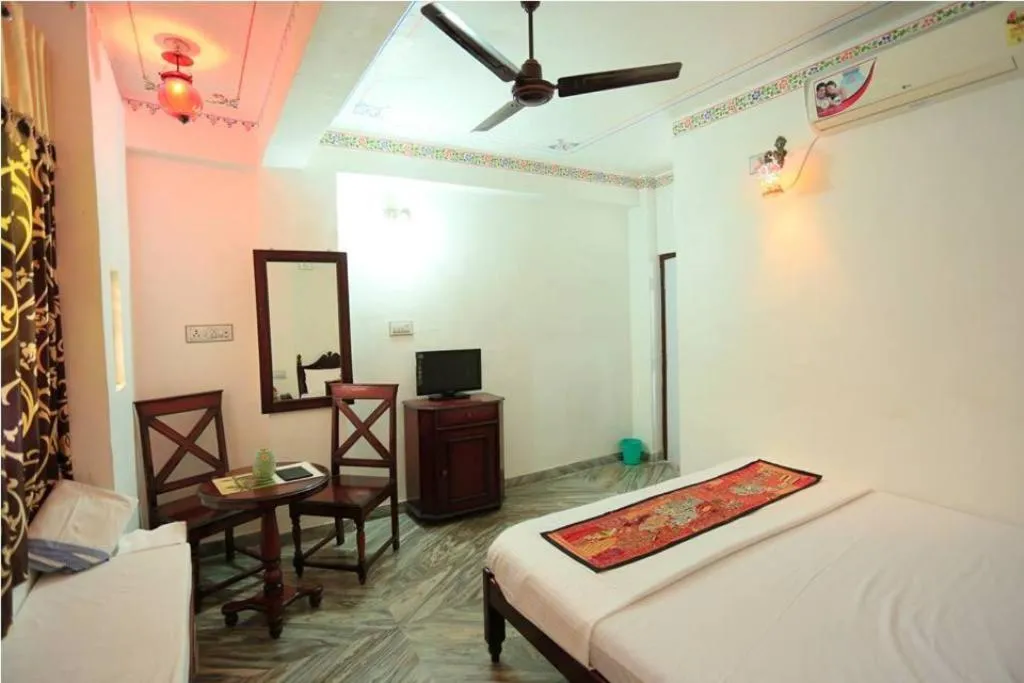 Bedroom in Hotel Janak Niwas