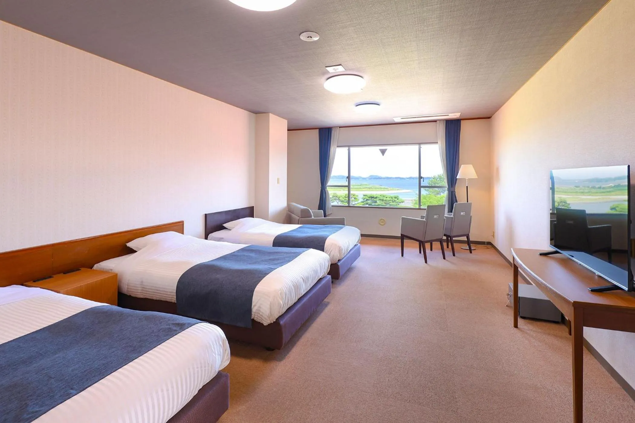 Bed in Ooedo Onsen Monogatari Premium Hotel Sokan