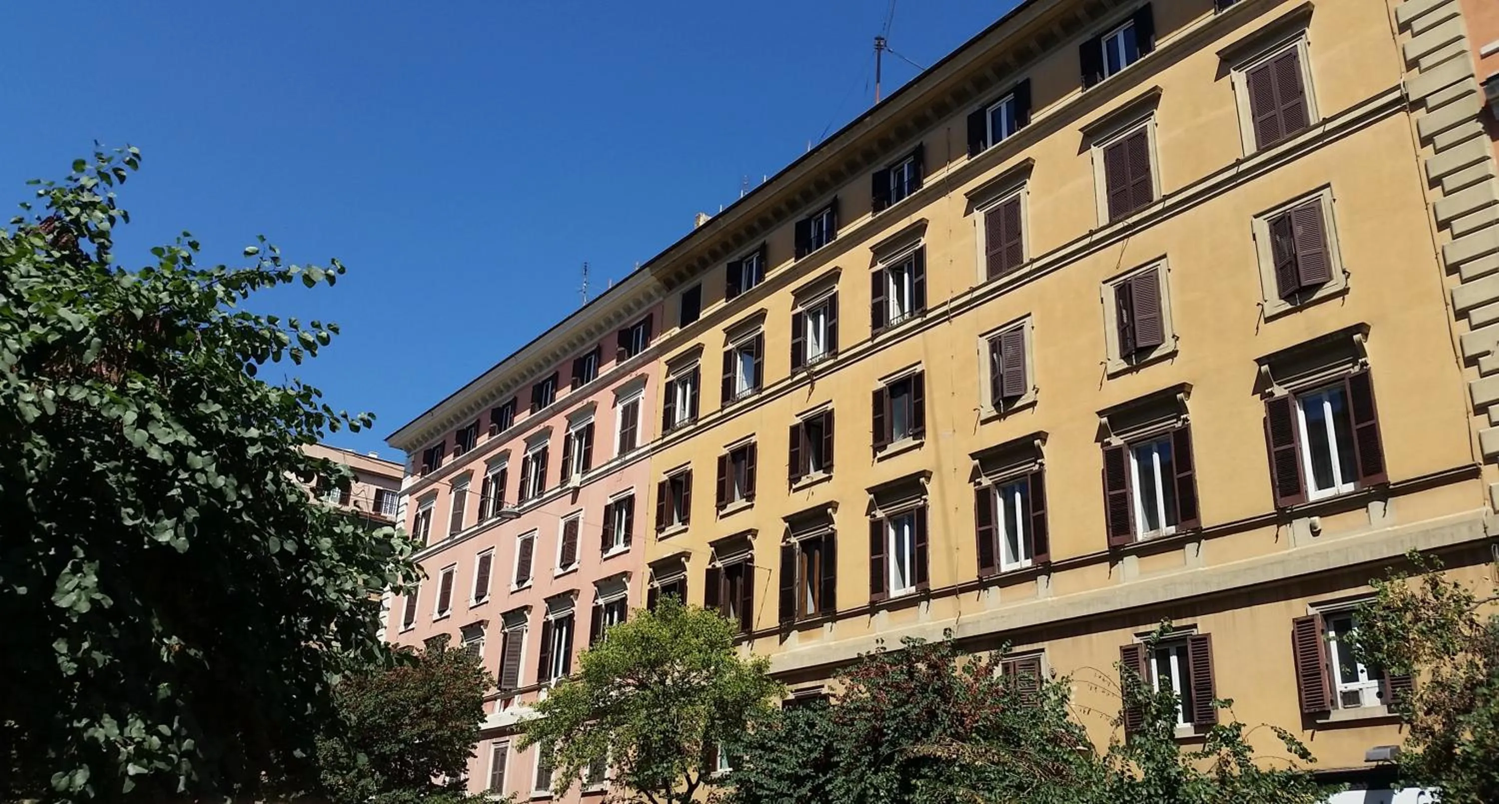 Facade/entrance in More Cola di Rienzo B&B