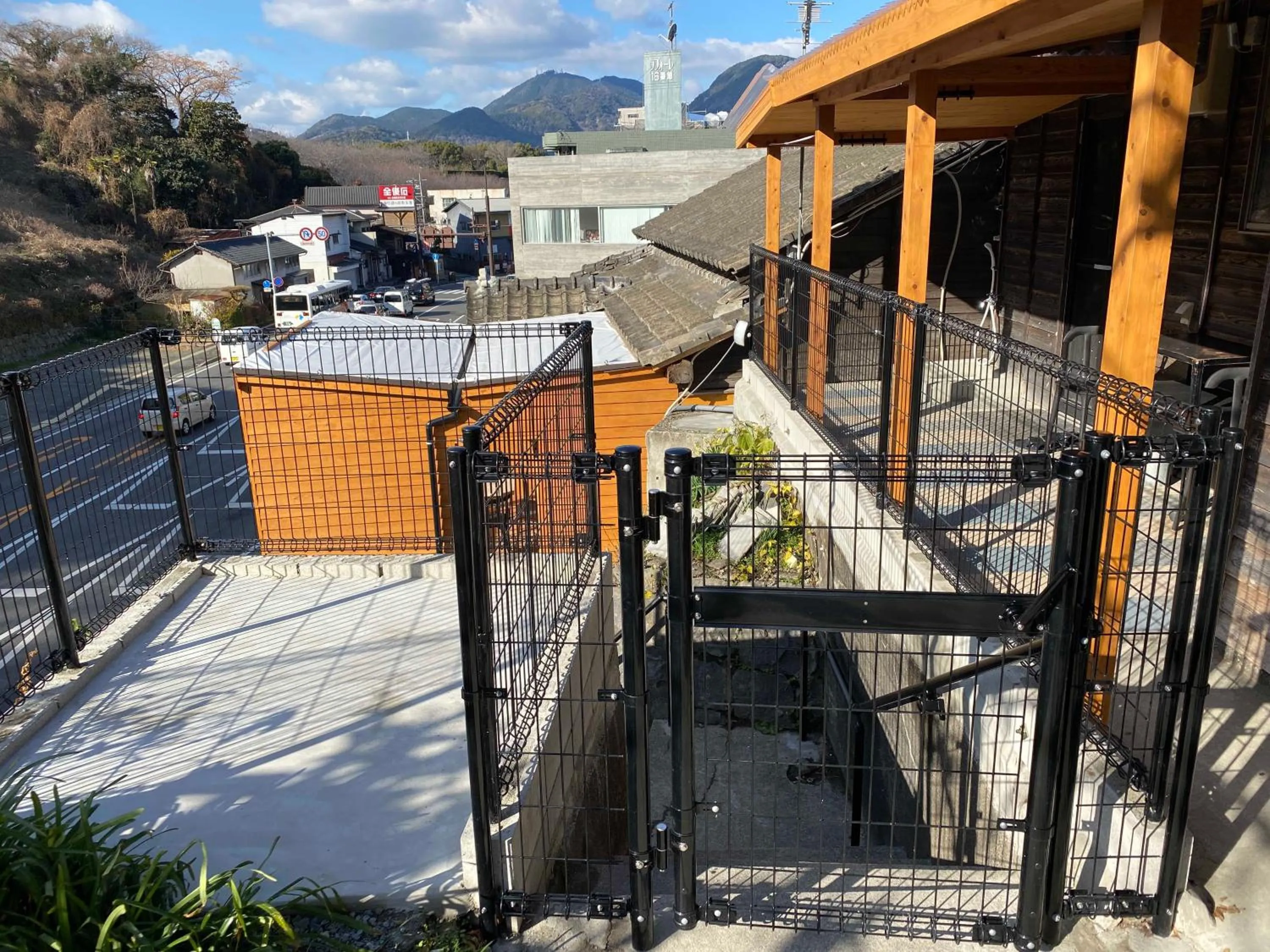 Property building in SUMITSUGU HOUSE East