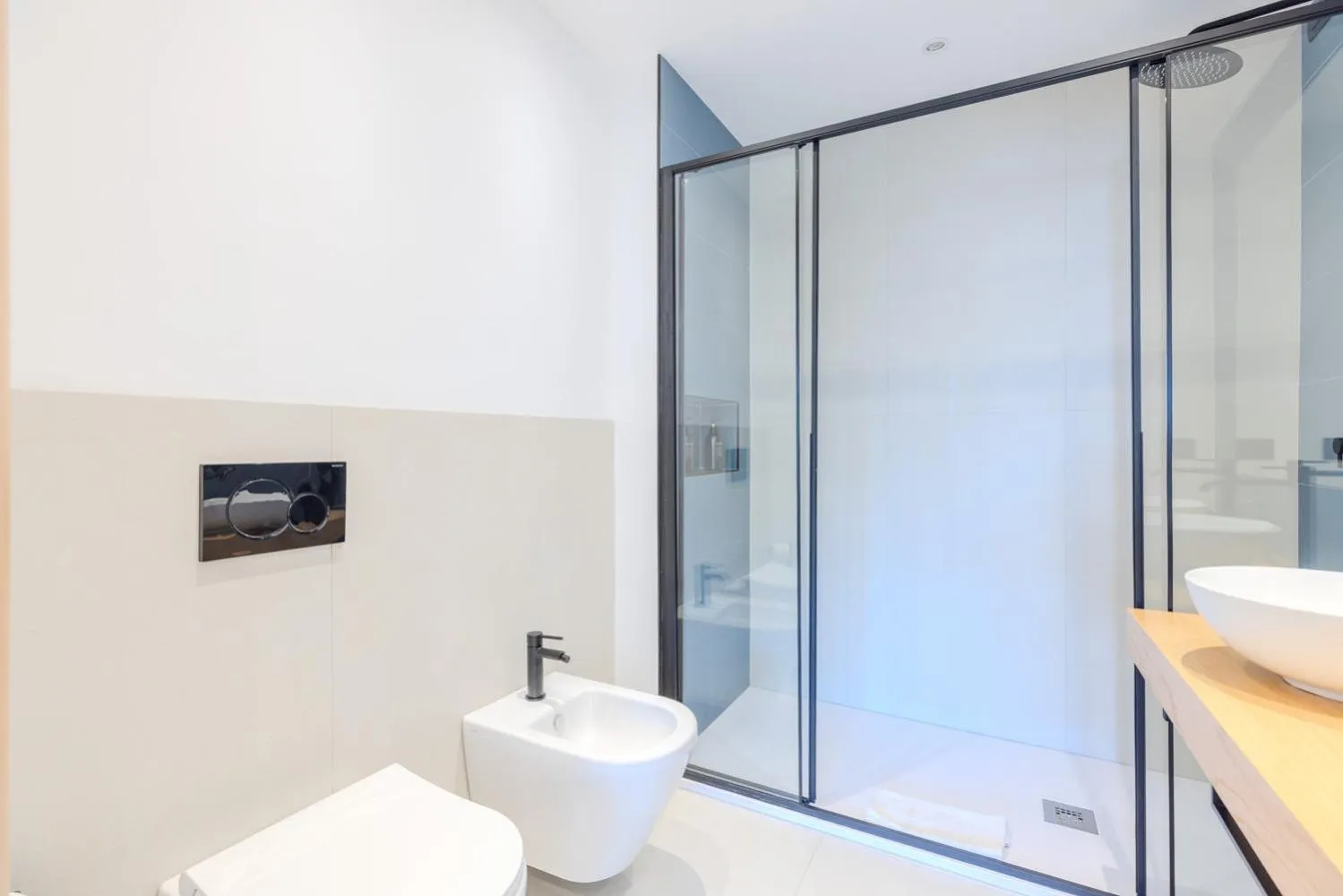 Shower in Antares Rooms and Suites