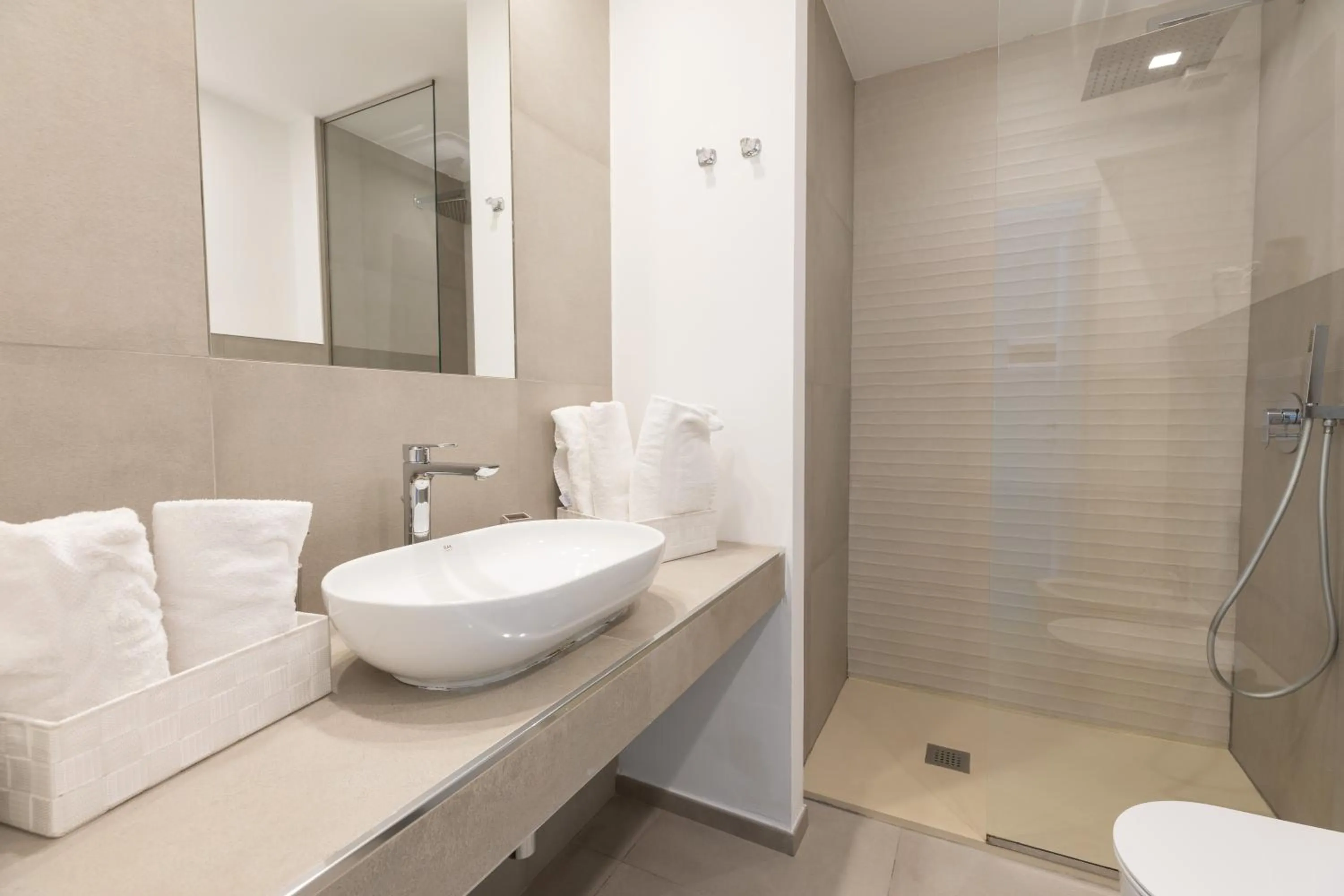 Bathroom in Antares Rooms and Suites