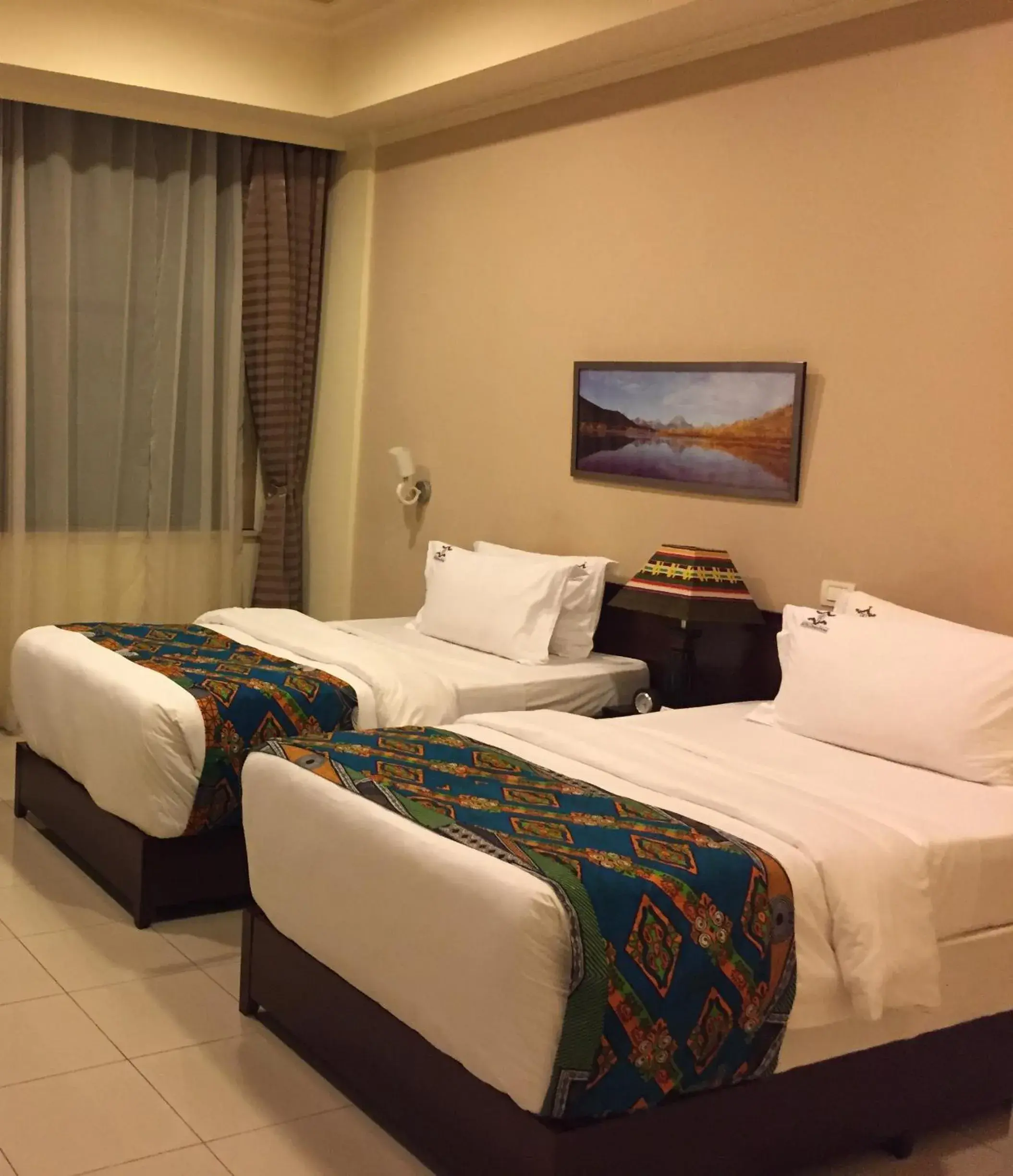 Deluxe Twin Room in Royal Grand Hotel Deluxe Twin Room in Royal Grand Hotel