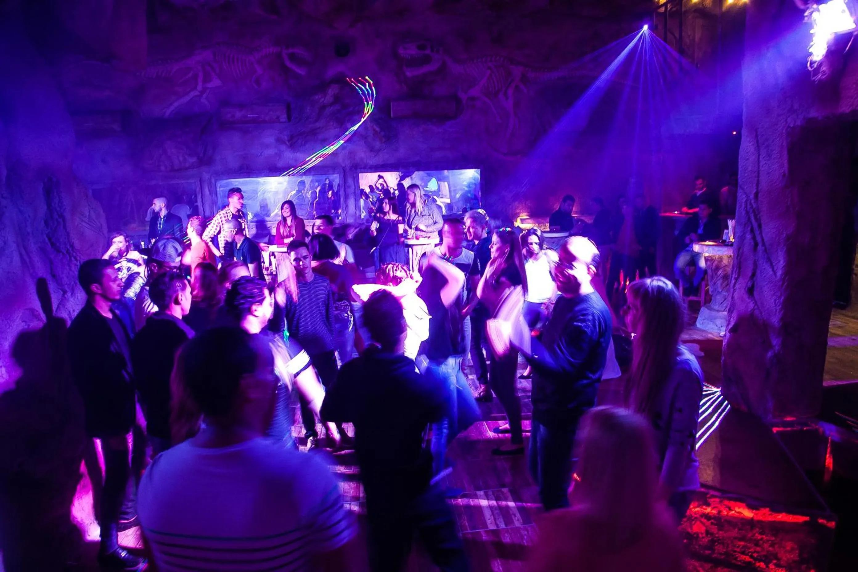 Nightclub / DJ in Caves Beach Resort Adults Only