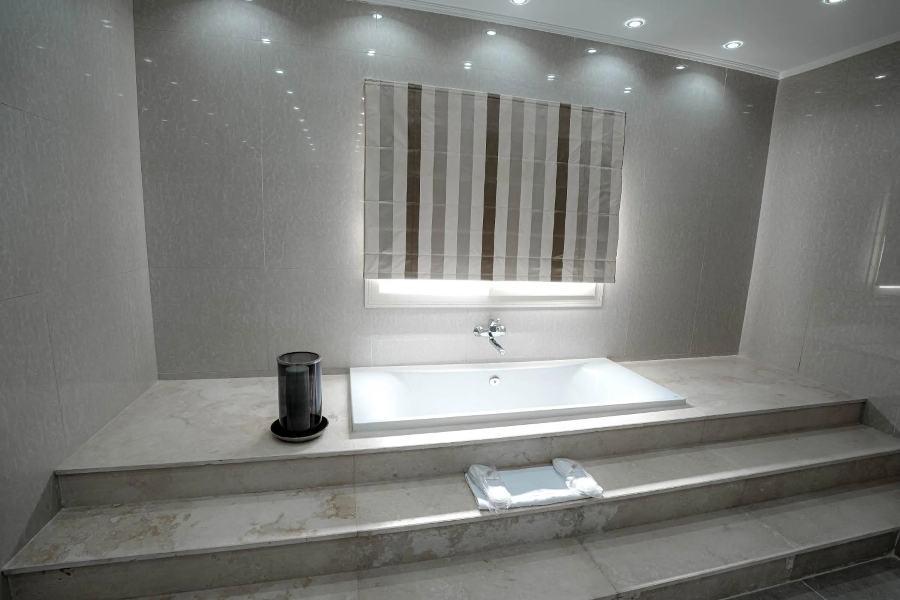 Bath in Caves Beach Resort Adults Only