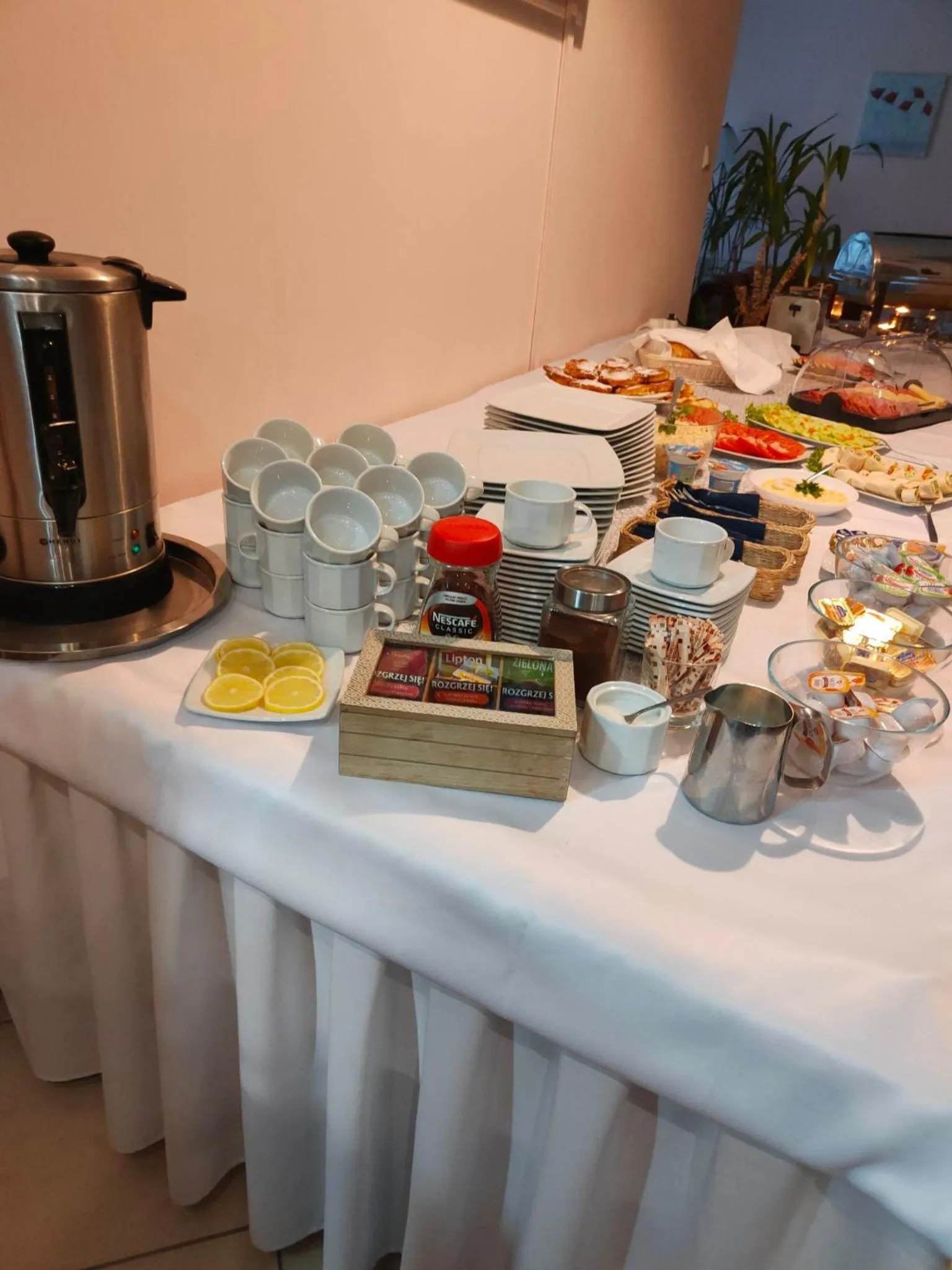 Buffet breakfast in Hotel Dowhań