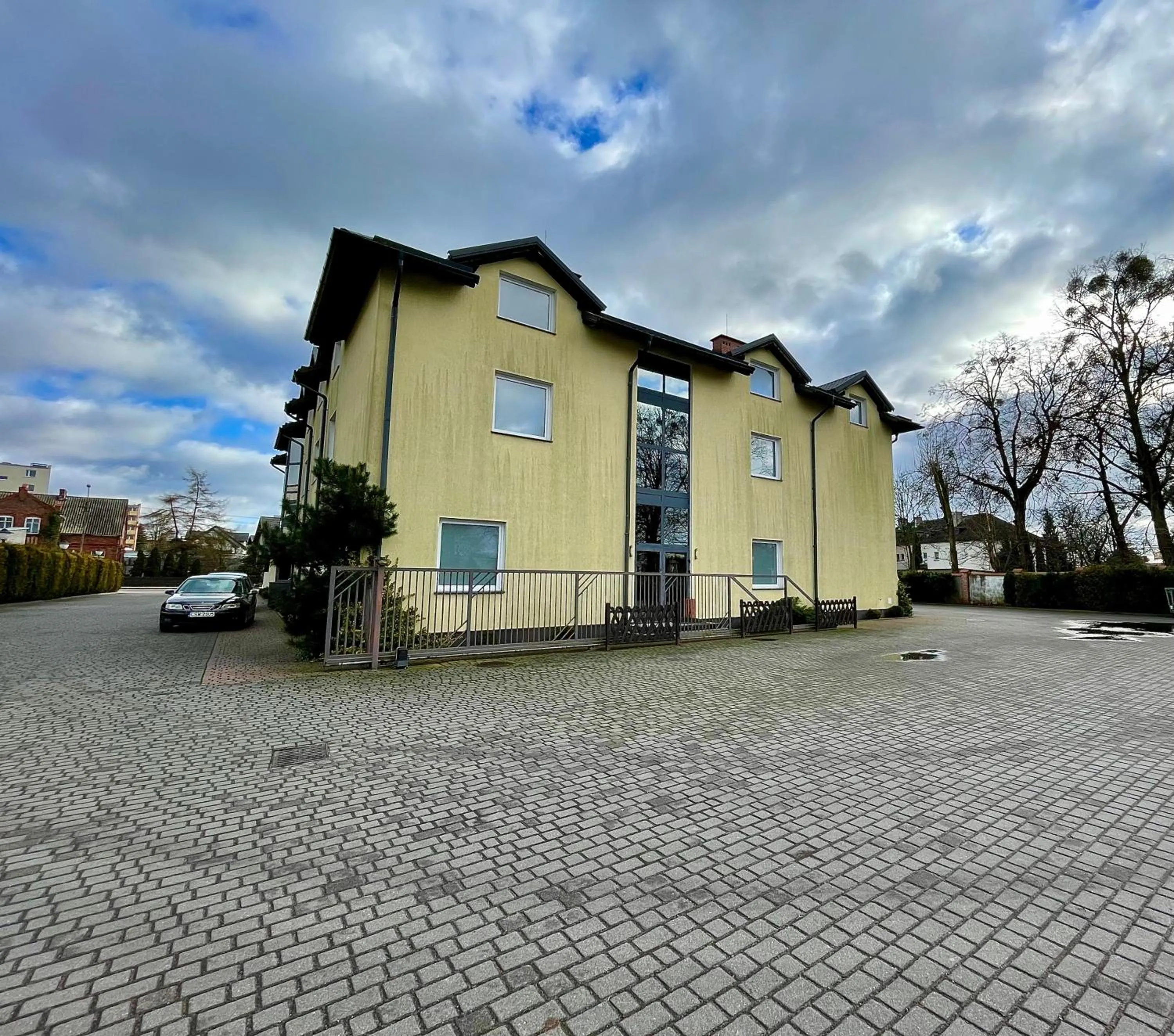 Property building in Hotel Dowhań