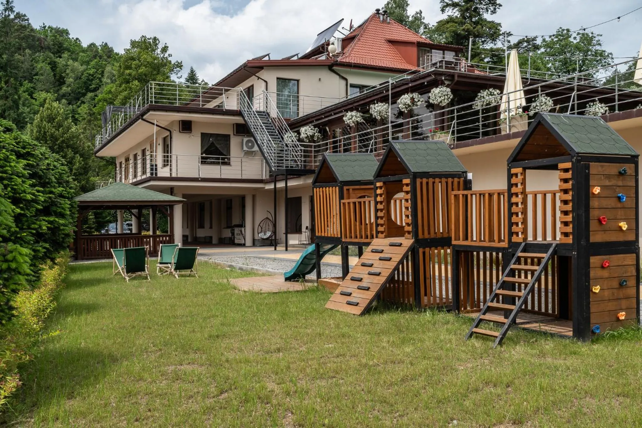 Property building in Hotel Łaziska