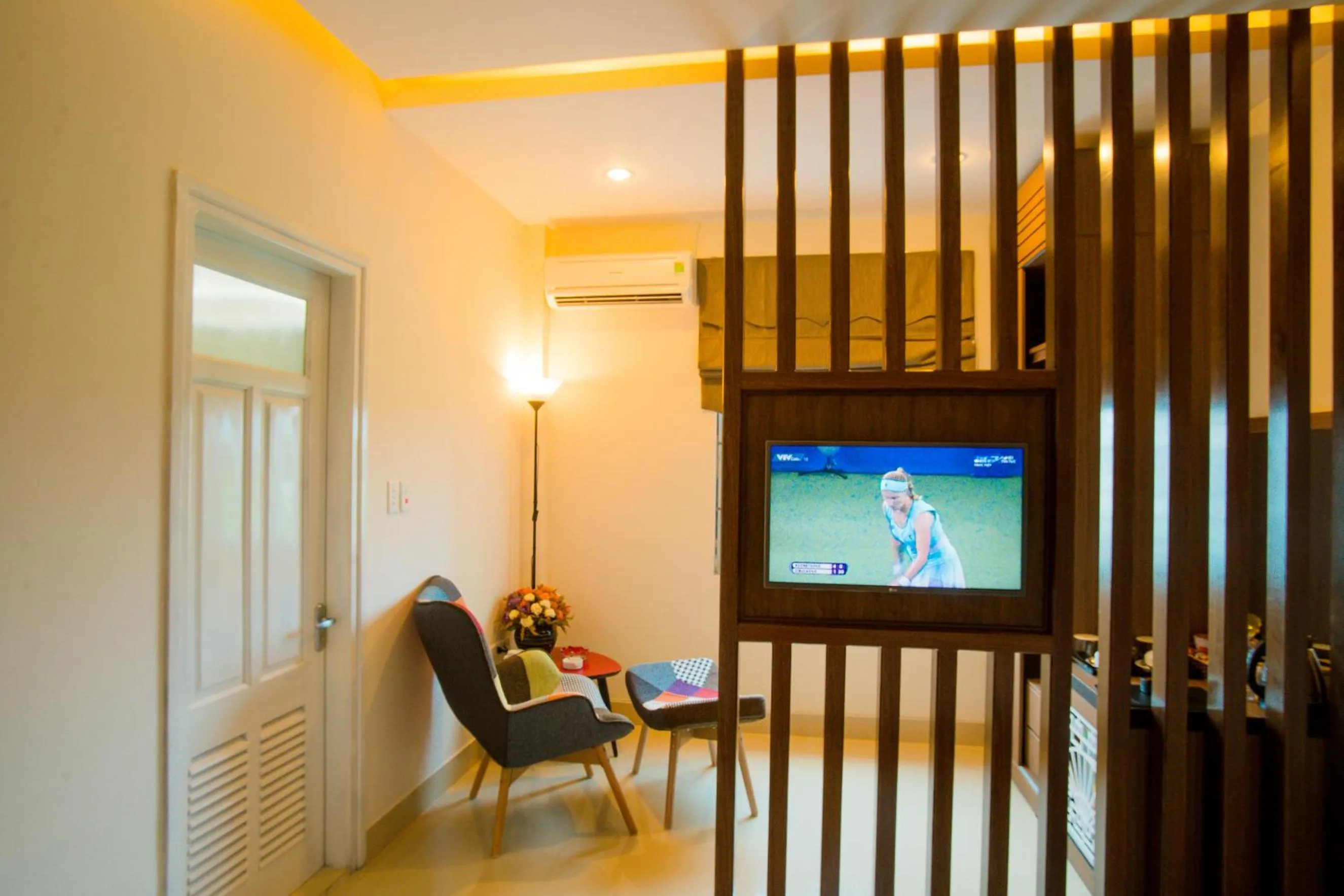 Photo of the whole room in Smile Hotel