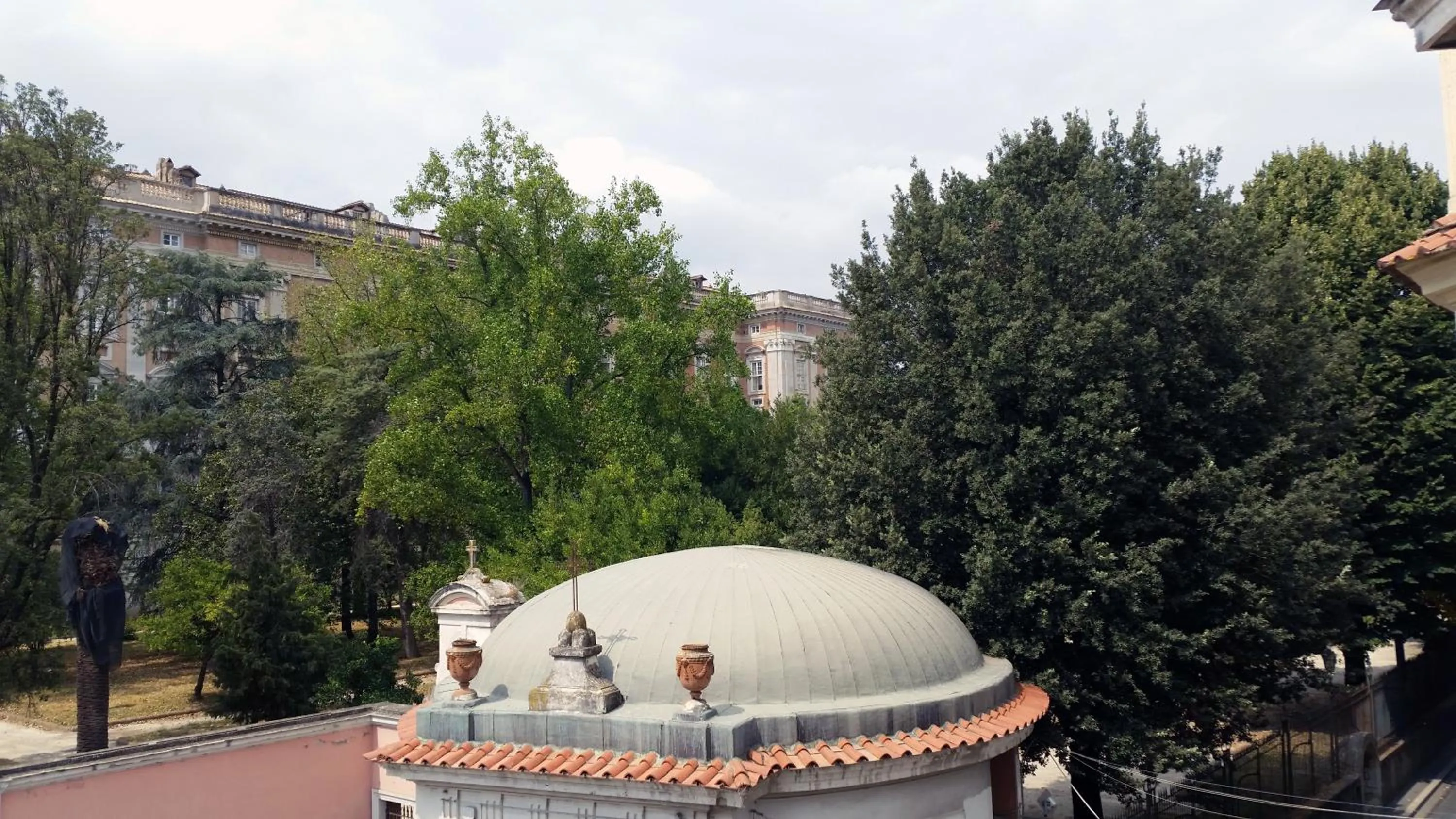 Landmark view in L'Insolita Reggia