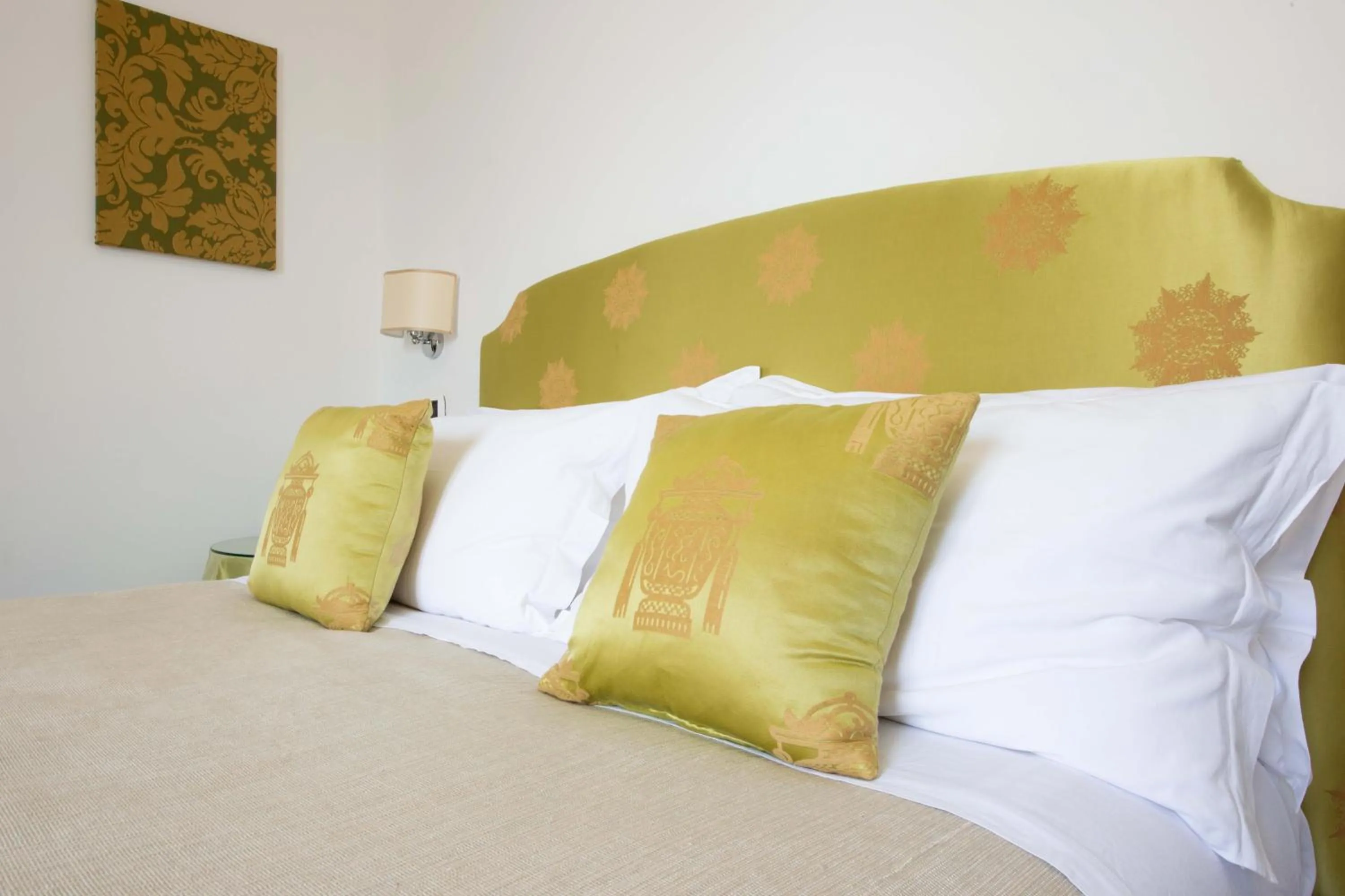 Decorative detail, Bed in L'Insolita Reggia