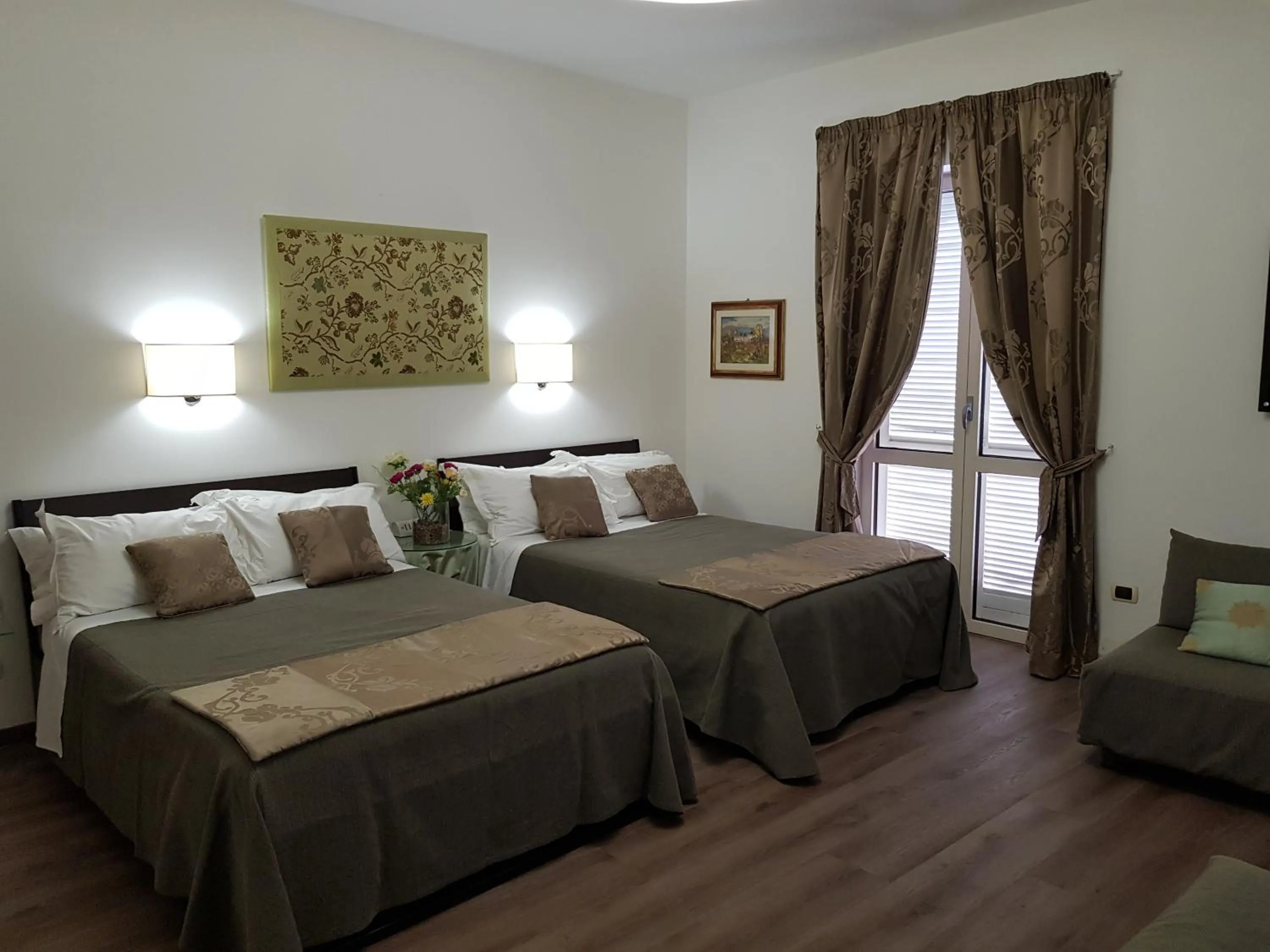 Bedroom, Bed in L'Insolita Reggia