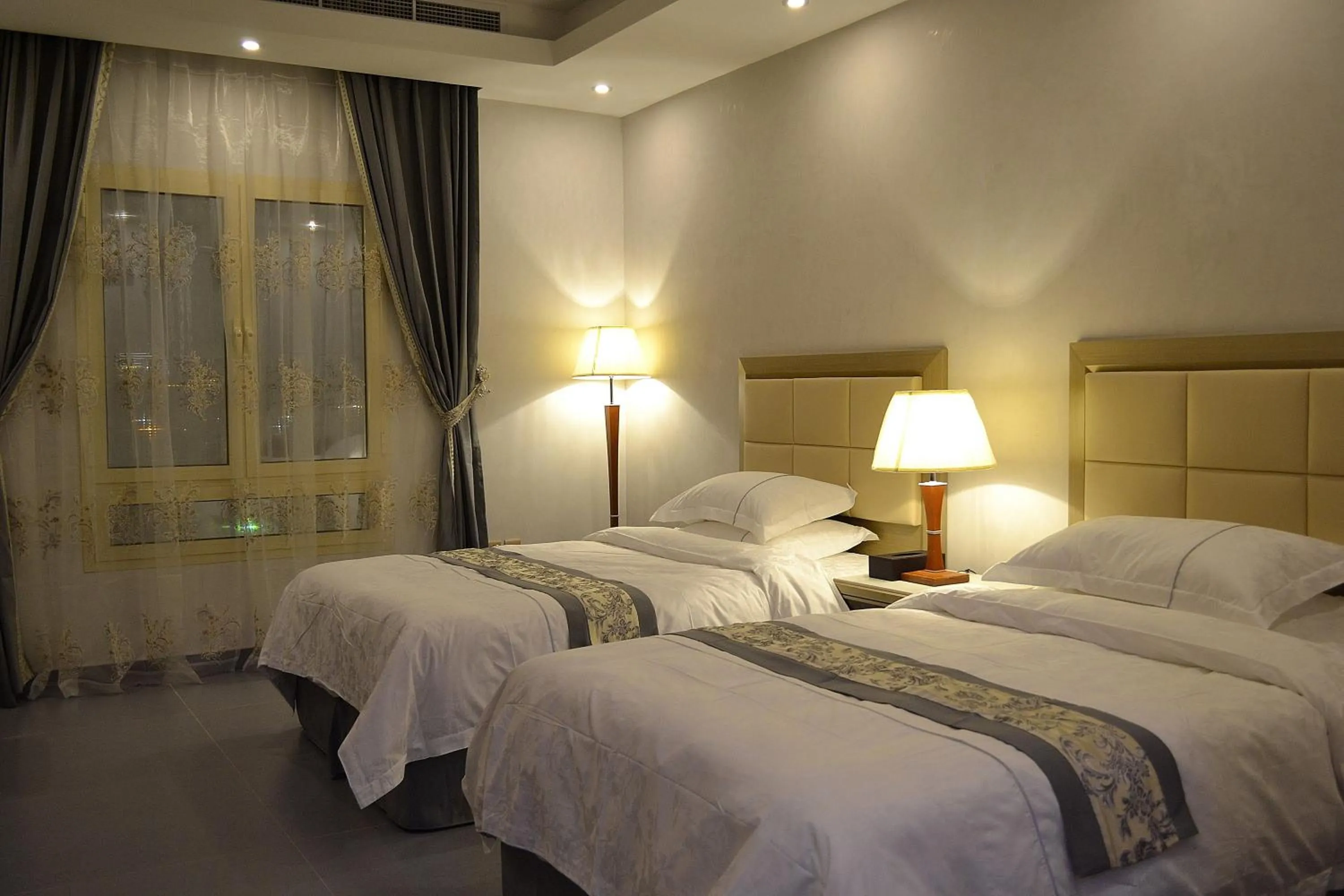 Family, Bed in Refal Homes