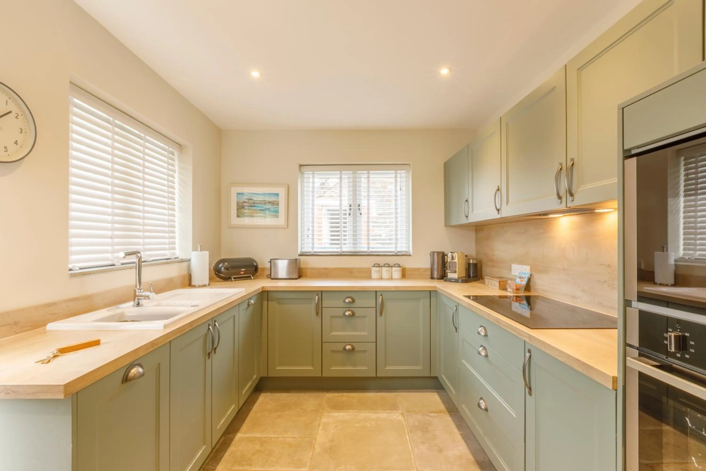 Coffee/tea facilities in Trewornan Manor