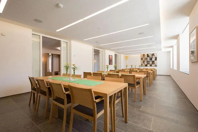 Restaurant/places to eat in Burkardushaus, Tagungszentrum am Dom