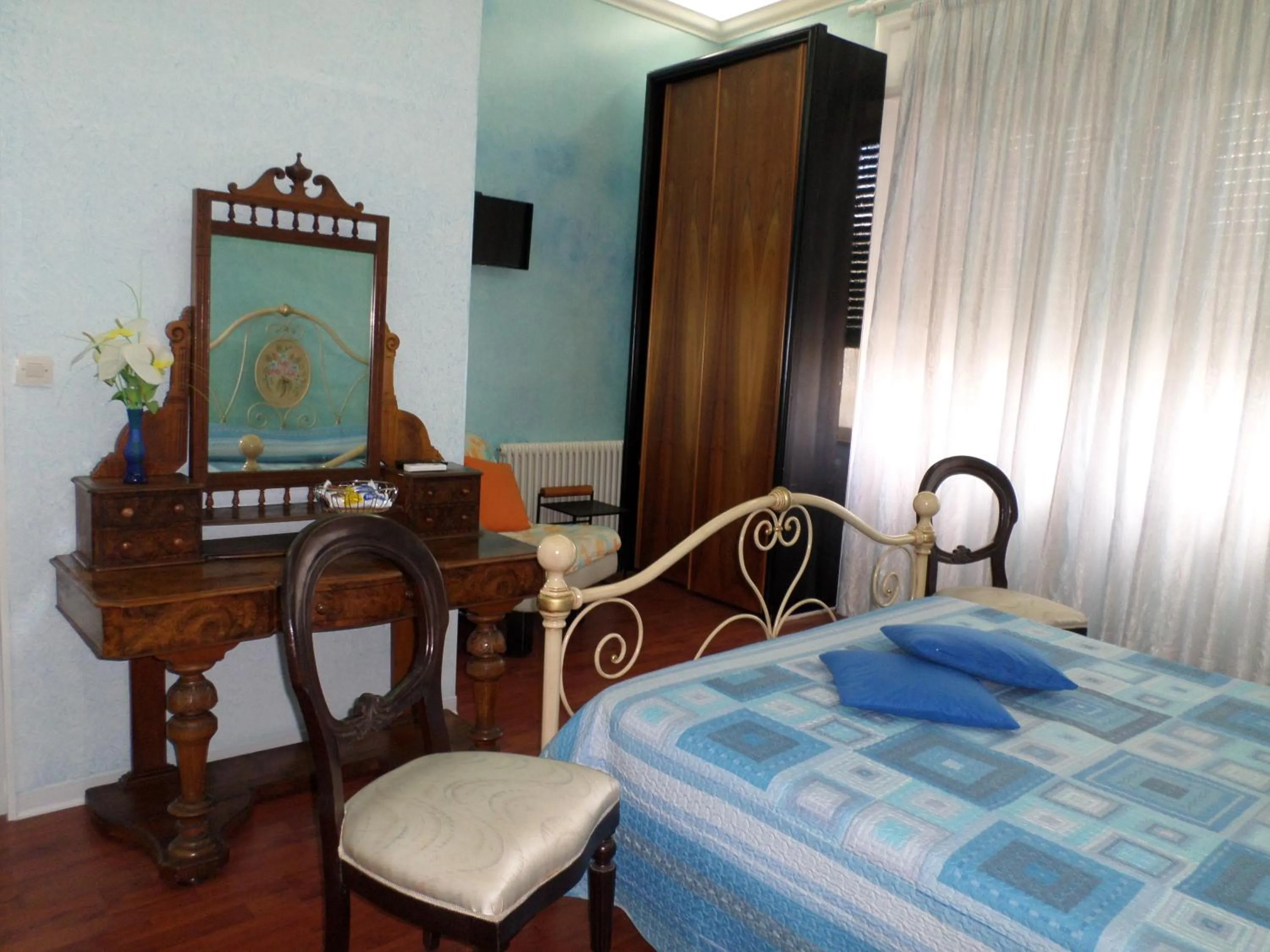 Photo of the whole room, Bed in B&B COLOSSEO