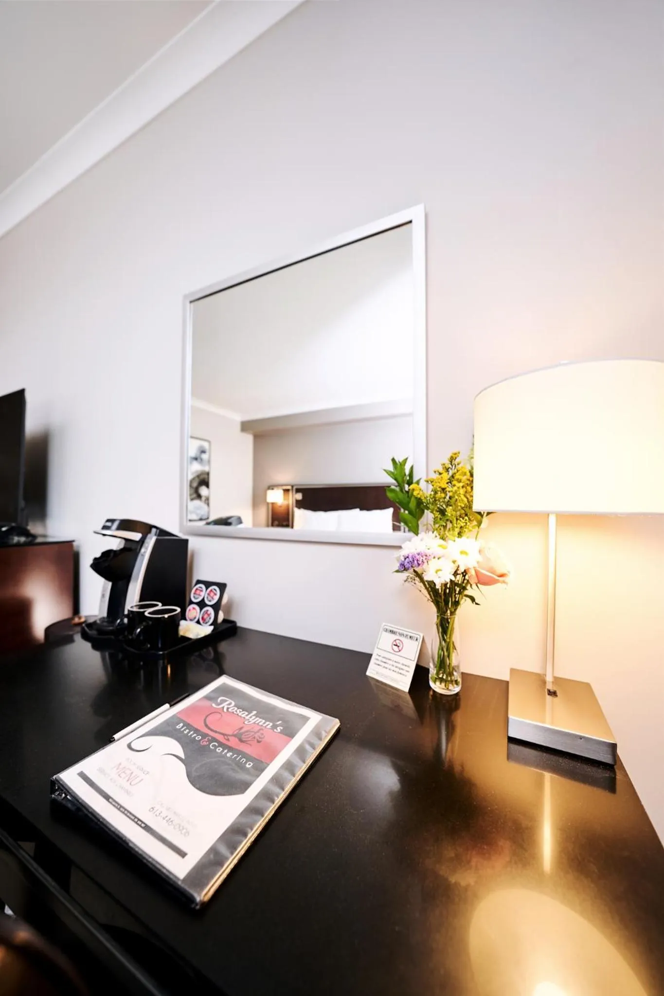 Coffee/tea facilities in RiverRock Inn