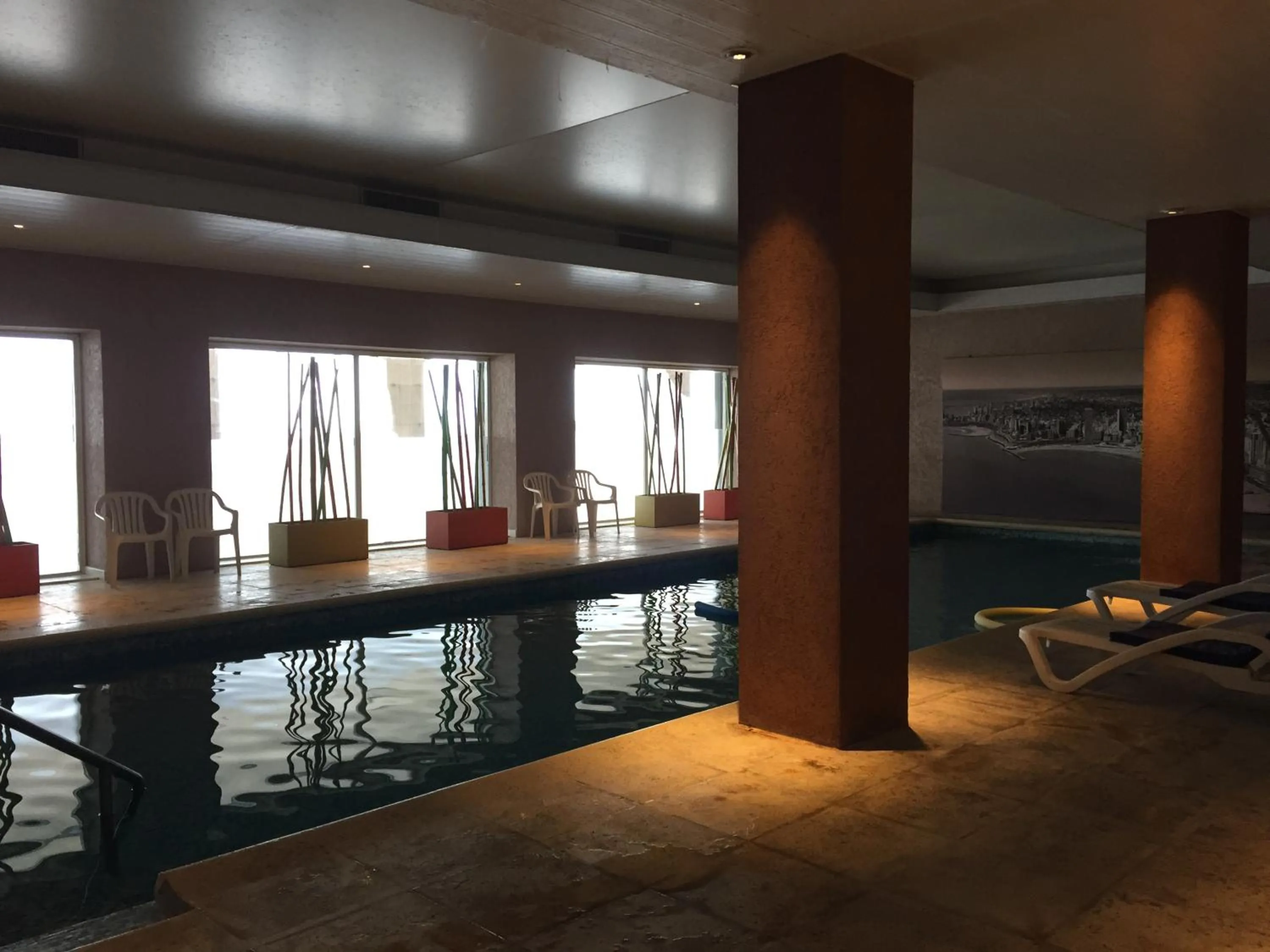 Swimming pool in NH Gran Hotel Provincial