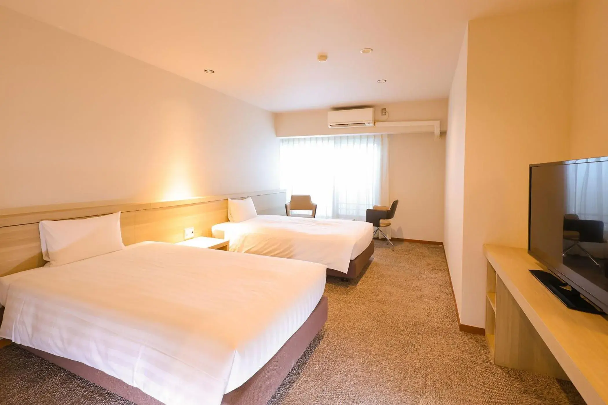Standard Twin Room(No View)(Barrier Free) - Indoor Bath - Non-Smoking in Ooedo Onsen Monogatari Premium Atami Standard Twin Room(No View)(Barrier Free) - Indoor Bath - Non-Smoking in Ooedo Onsen Monogatari Premium Atami