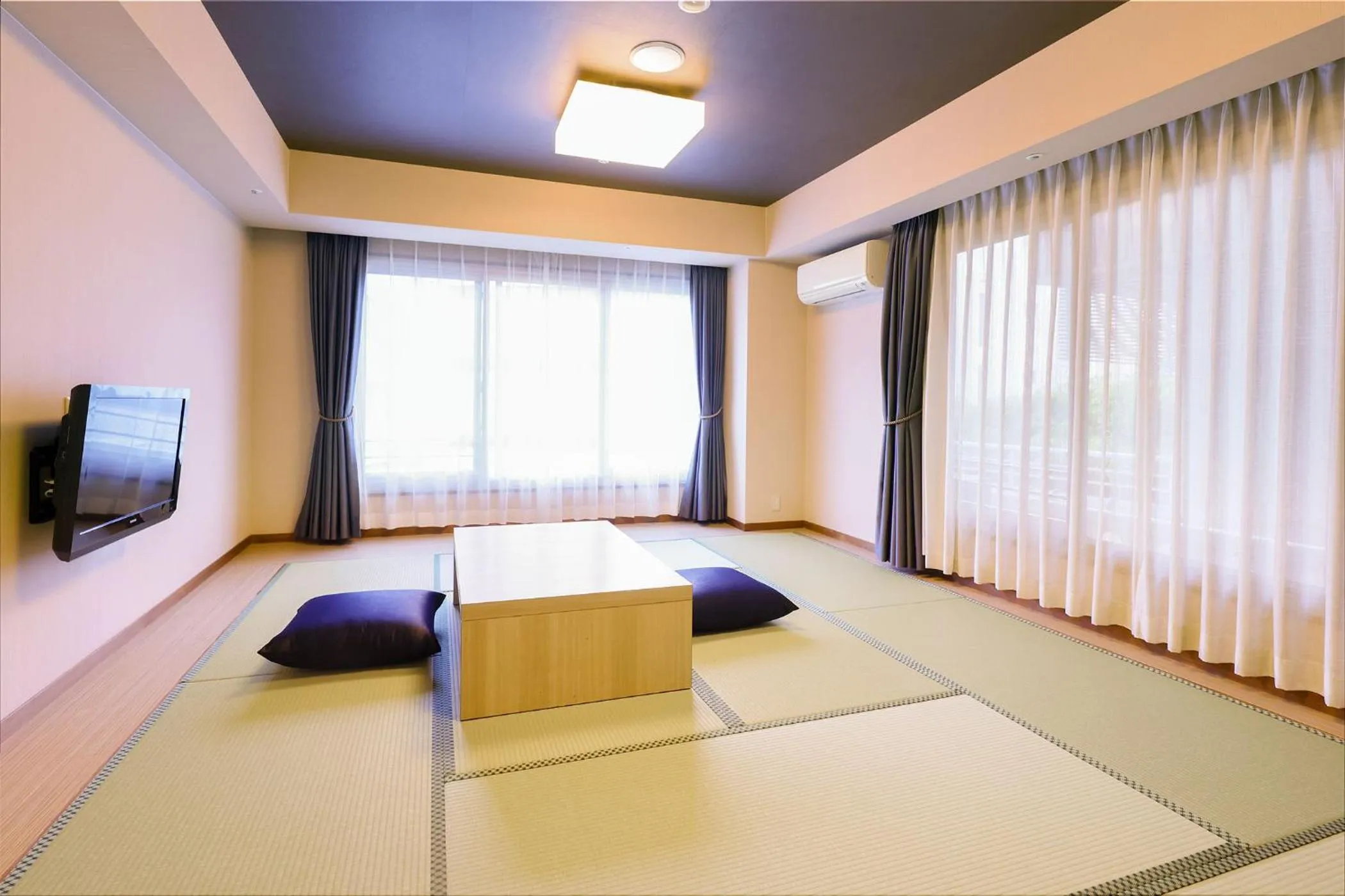 Photo of the whole room, Bed in Ooedo Onsen Monogatari Premium Atami