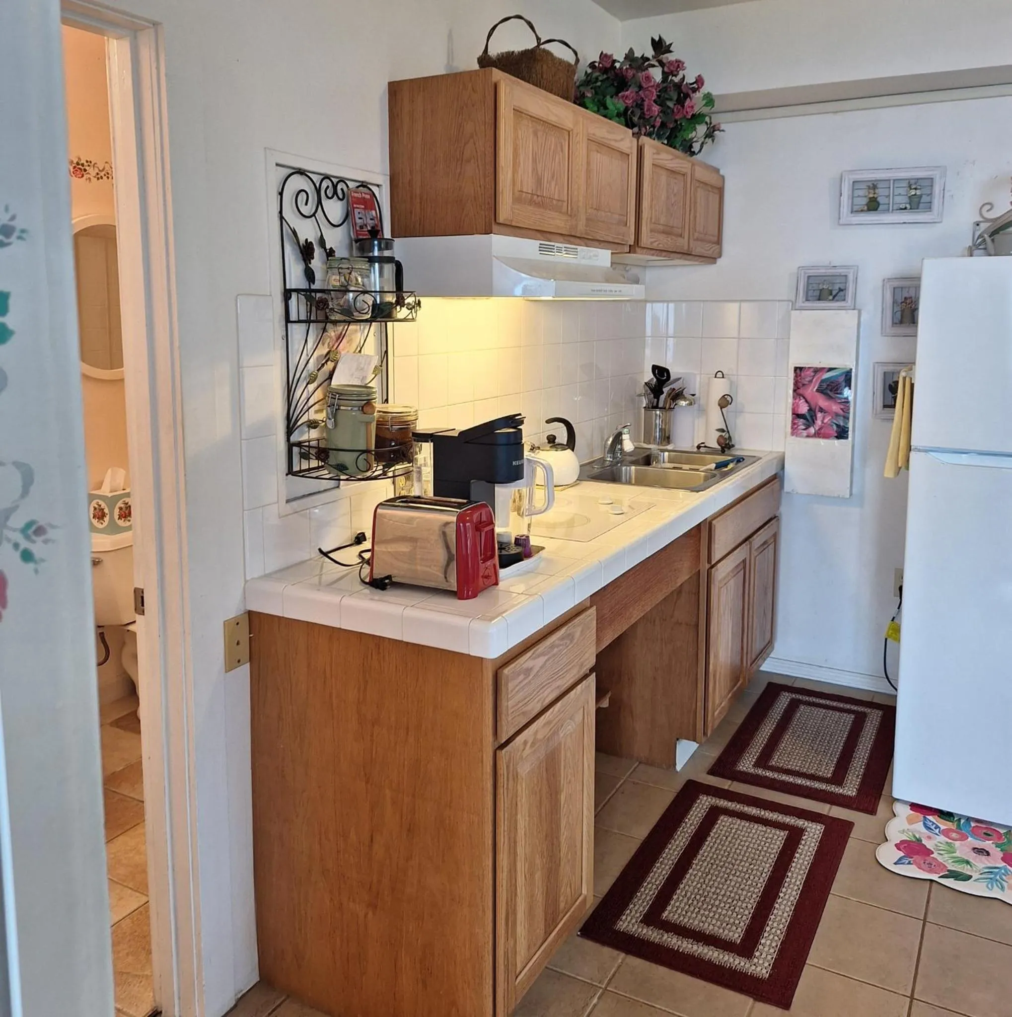 Coffee/tea facilities in Belle Vue Kona Inc