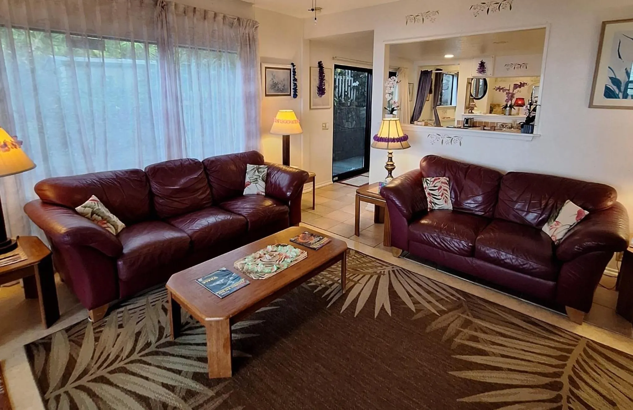 Living room in Belle Vue Kona Inc