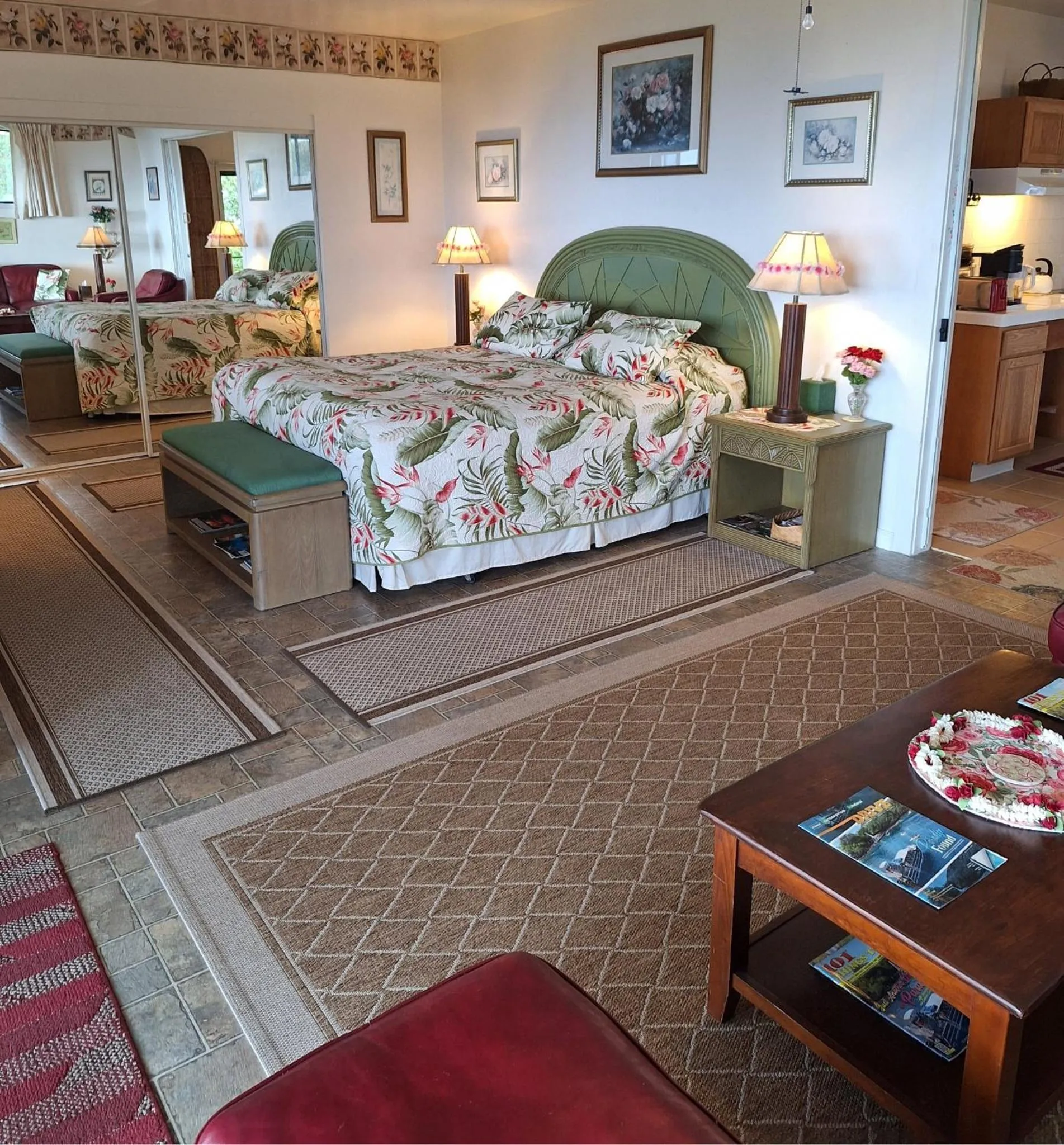 Bed in Belle Vue Kona Inc